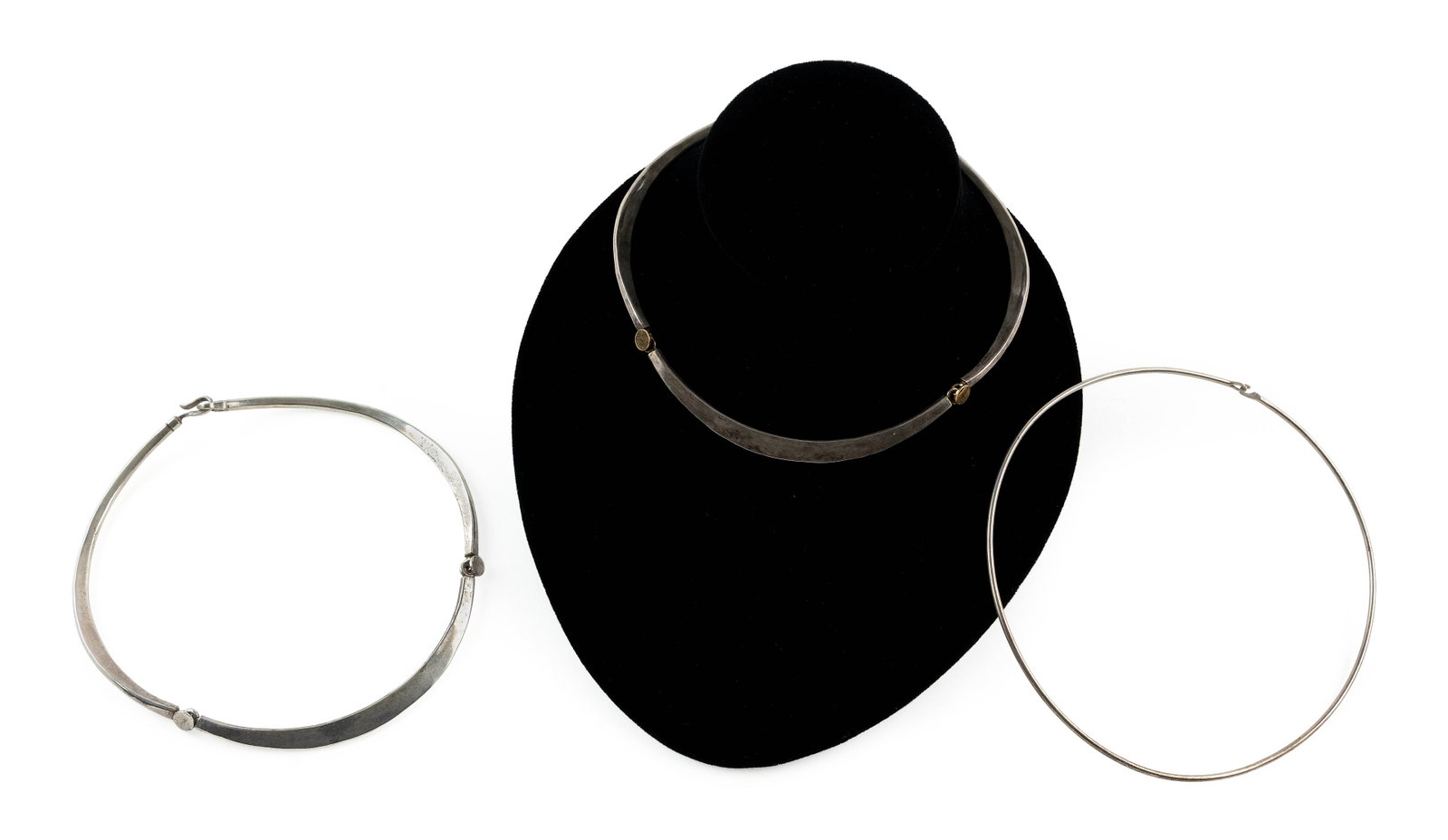 THREE STERLING SILVER COLLARS Approx. 107.4 total dwt. (1 of 4)