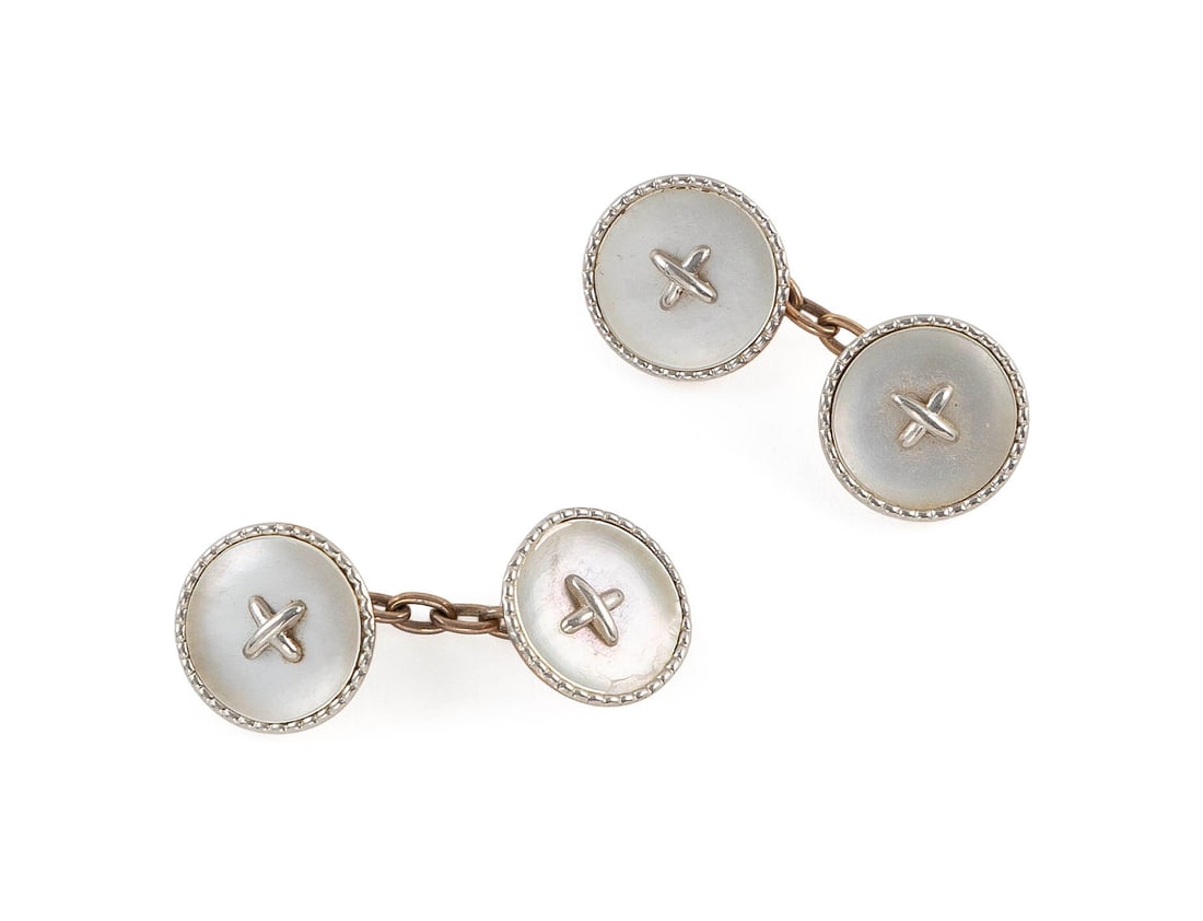 PAIR OF VINTAGE 9KT YELLOW GOLD AND MOTHER-OF-PEARL CUFF LINKS Approx. 4.4 total dwt.