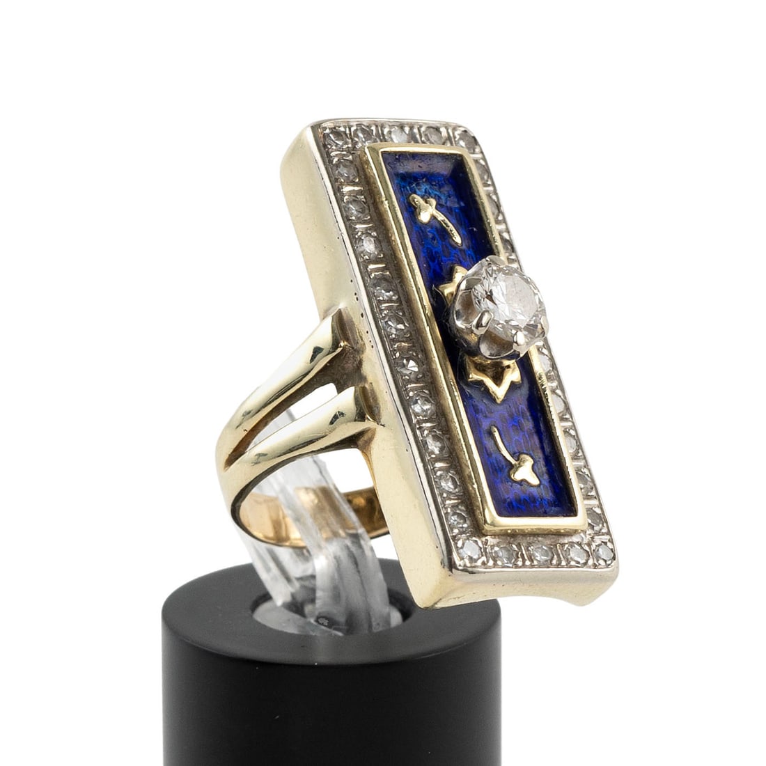 14KT YELLOW GOLD, DIAMOND AND BLUE ENAMEL RING Approx. 7.6 total dwt.