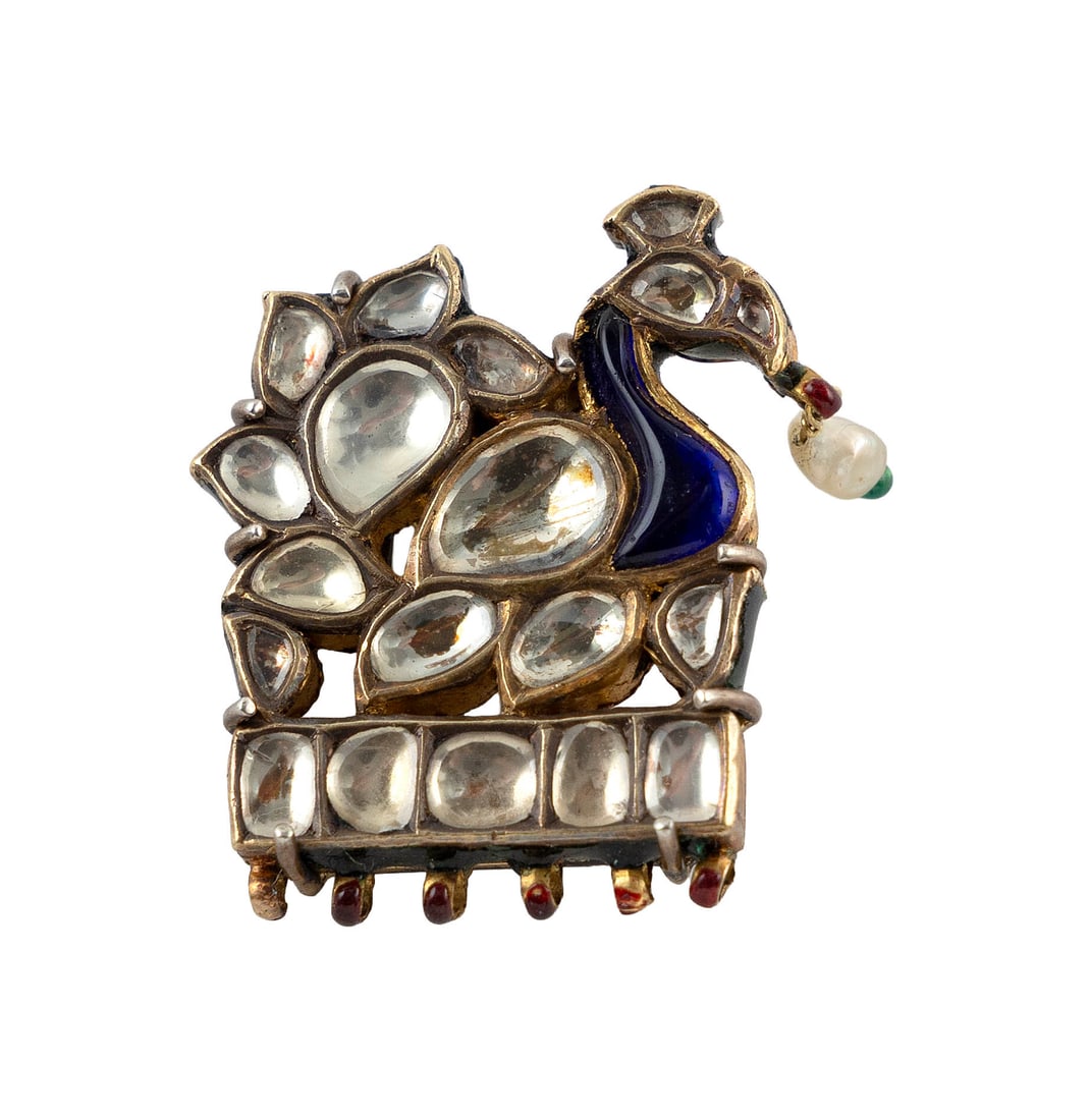 VINTAGE SECRETT 10KT YELLOW GOLD AND TOPAZ BROOCH Approx. 7.1 total dwt.: VINTAGE SECRETT 10KT YELLOW GOLD AND TOPAZ BROOCH 19 various shaped and cut topaz and one small rice pearl. Enameled back with various colors. Approx. 23.0 x 29.0mm. Approx. 7.1 total dwt.