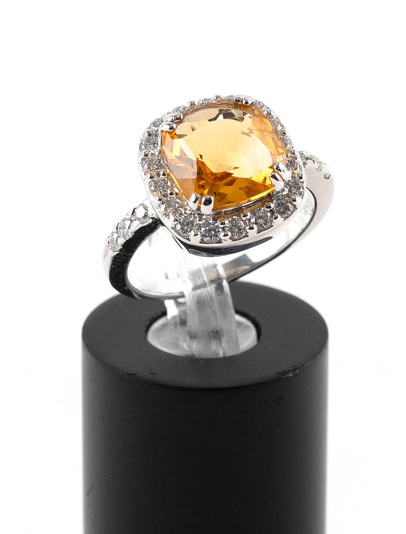 18KT WHITE GOLD, DIAMOND AND CITRINE RING Approx. 3.4 total dwt. (1 of 1)