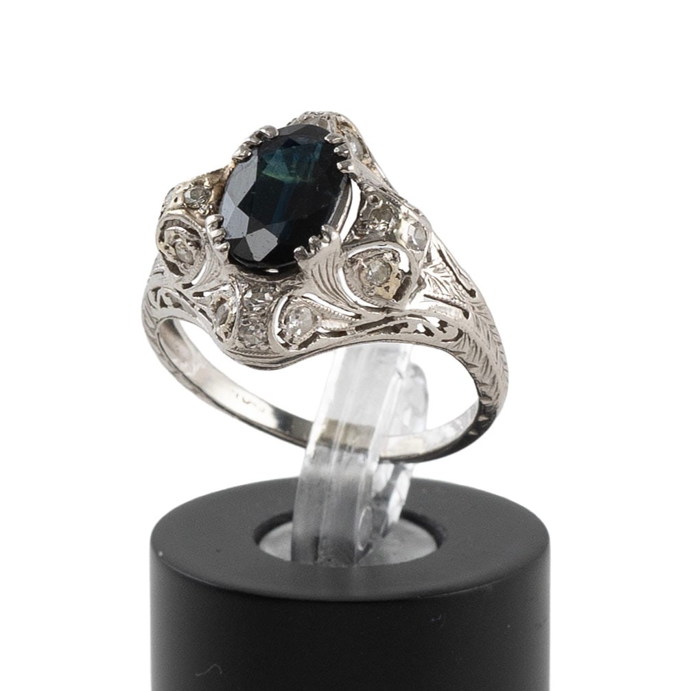 PLATINUM, DIAMOND AND SAPPHIRE RING Approx. 2.6 total dwt. (1 of 1)