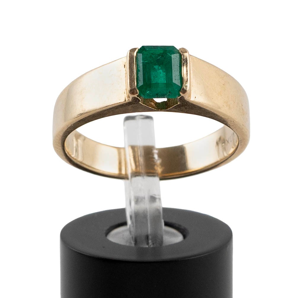 14KT YELLOW GOLD AND EMERALD RING Approx. 5.1 total dwt. (1 of 1)