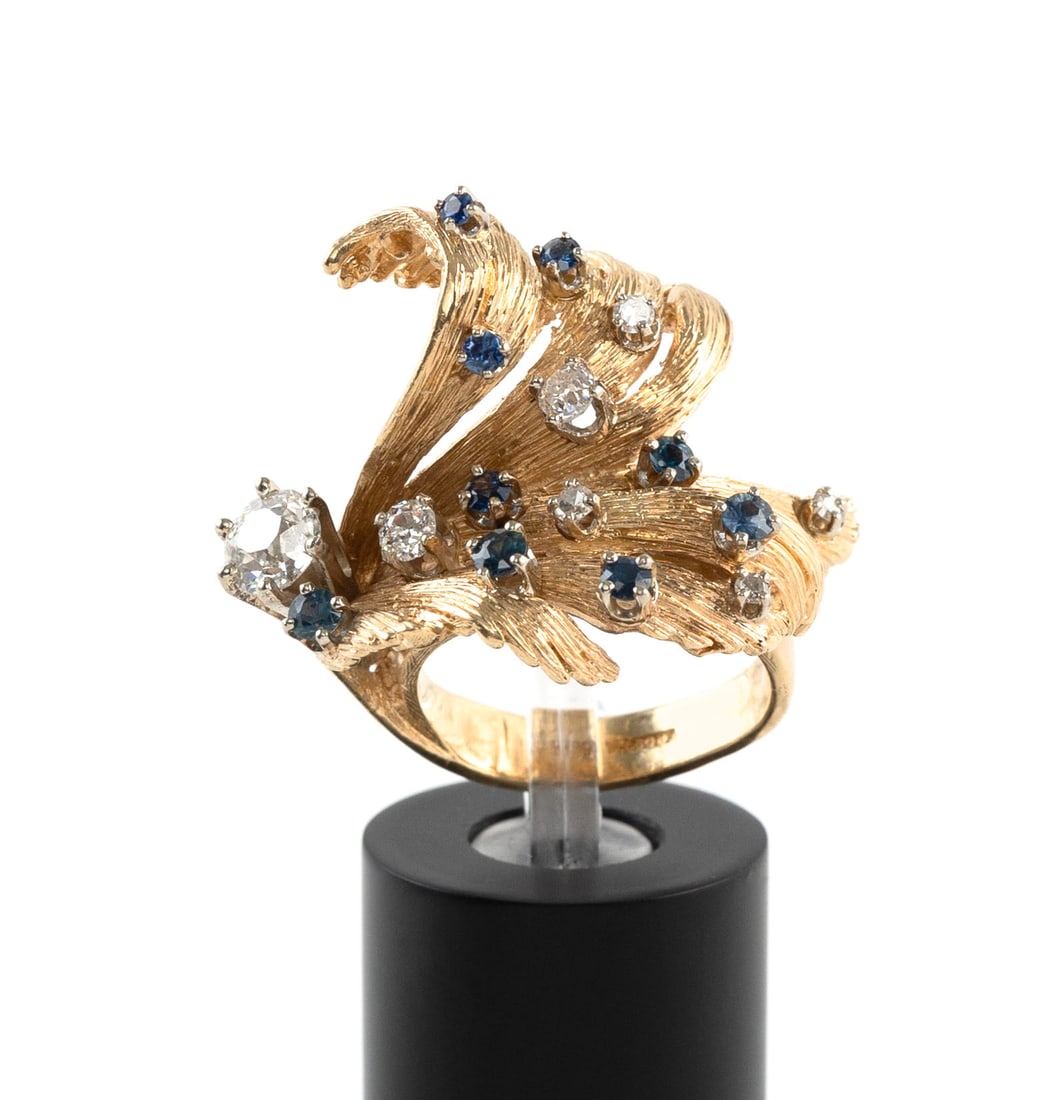 14KT YELLOW GOLD, DIAMOND AND SAPPHIRE RING Approx. 8.5 total dwt.