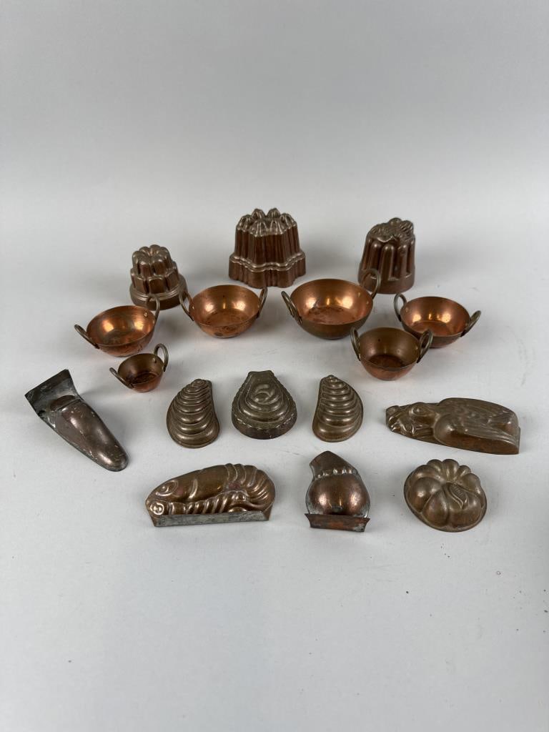 LOT OF COPPER MEASURES AND MOLDS (1 of 3)