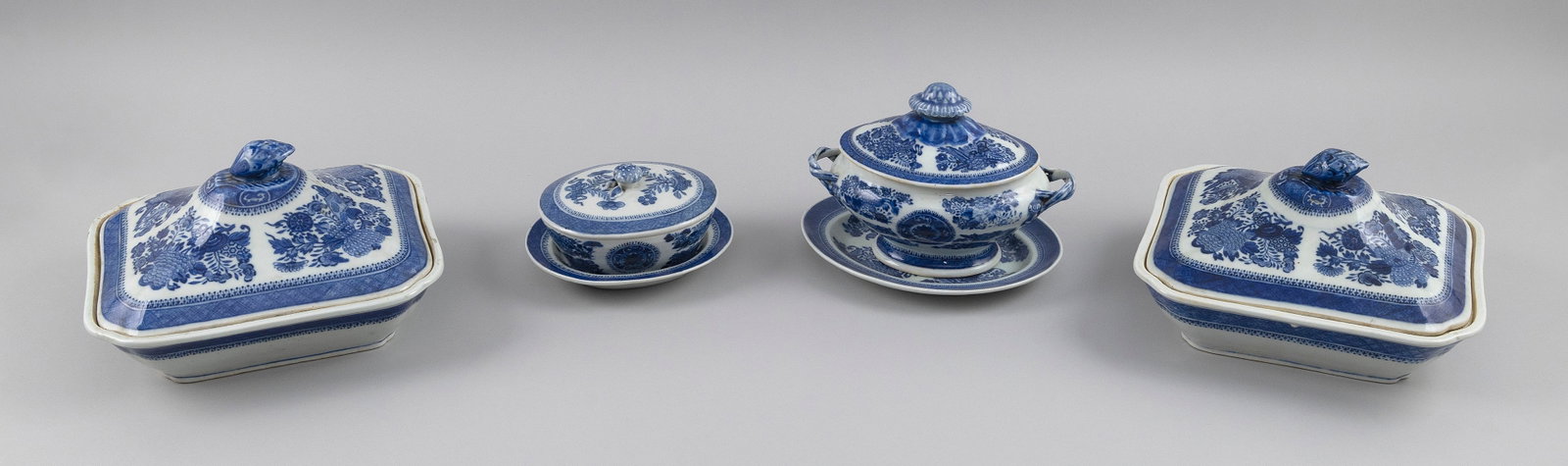 FOUR CHINESE EXPORT BLUE AND WHITE FITZHUGH PORCELAIN SERVING PIECES 19th Century Heights 4" and (1 of 3)