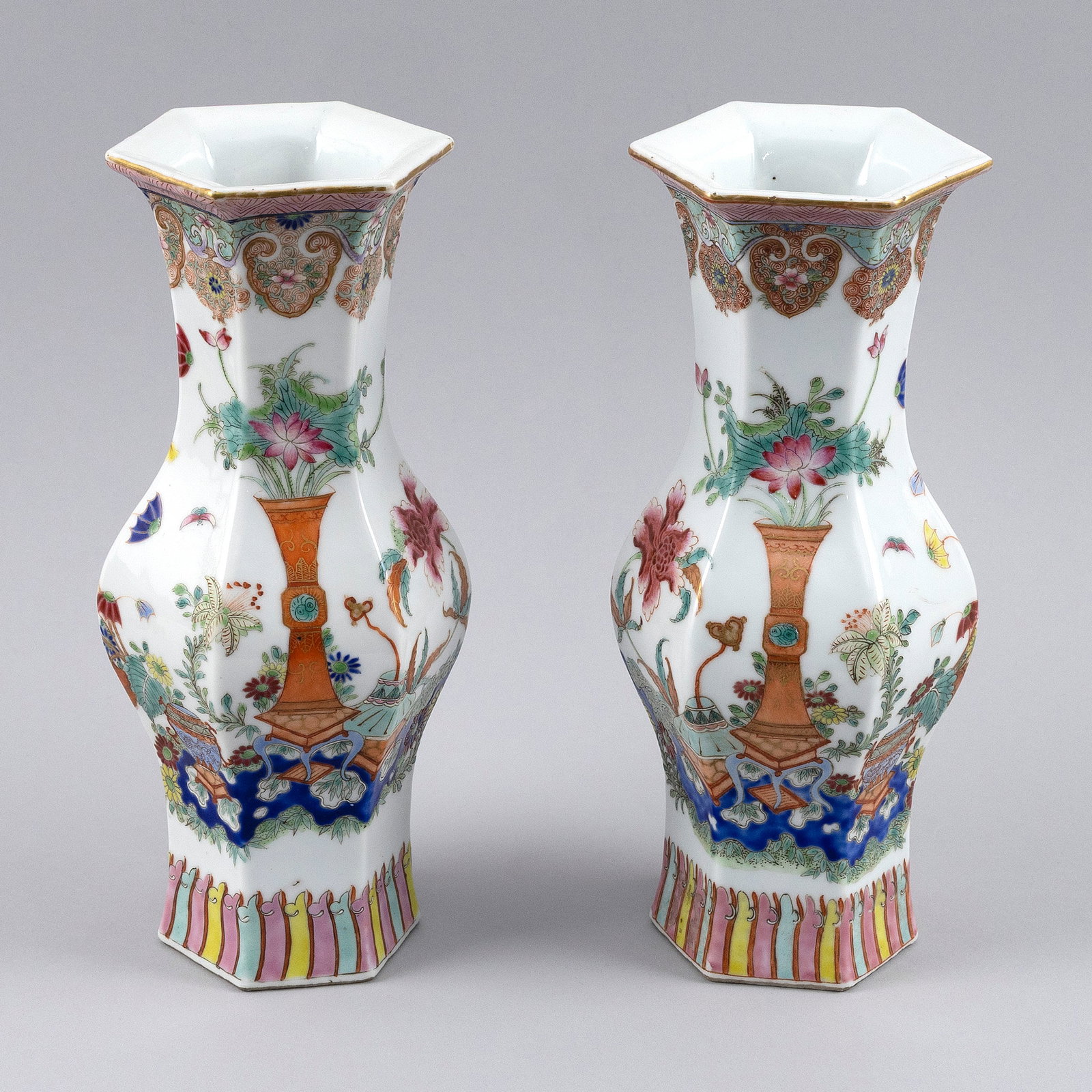 PAIR OF CHINESE EXPORT PORCELAIN VASES First Half of the 19th Century Heights 9.75". (1 of 5)