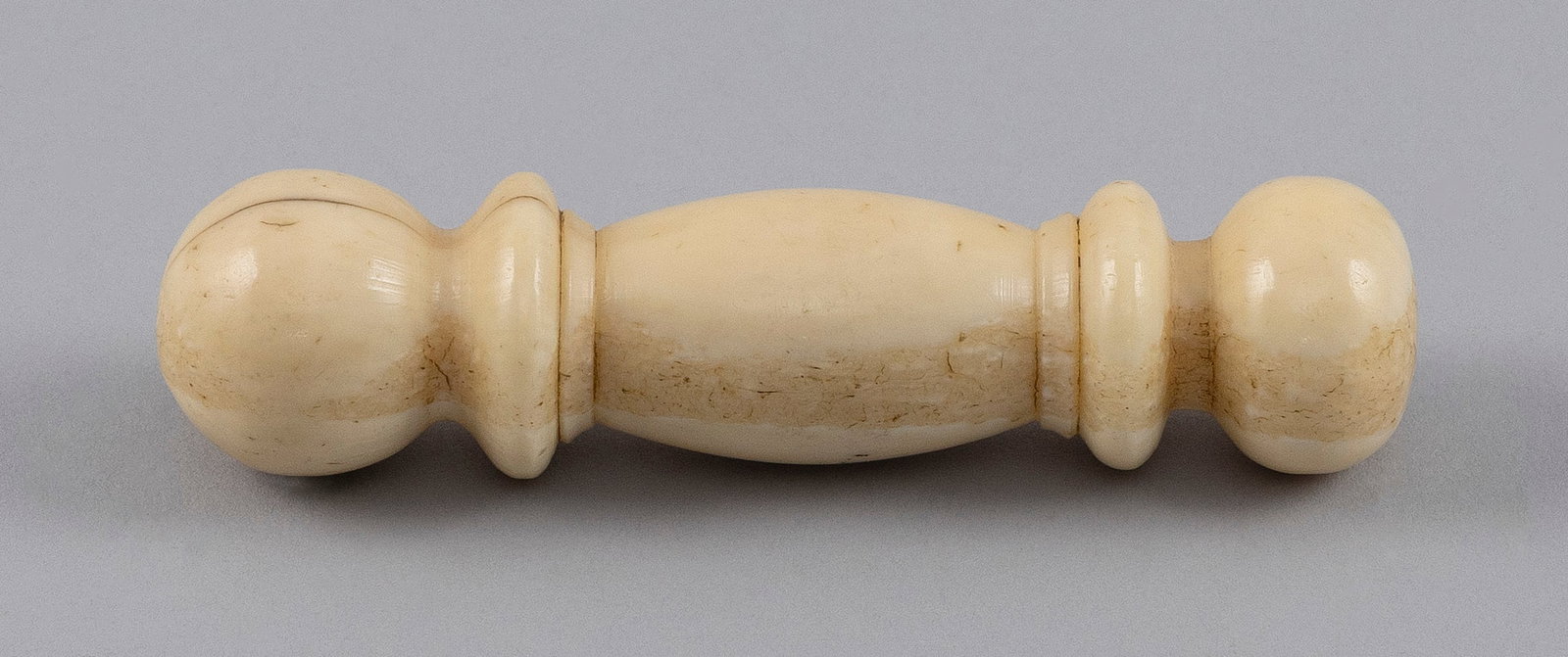 TURNED WALRUS IVORY KNIFE REST 19th Century Length 4.25". (1 of 4)