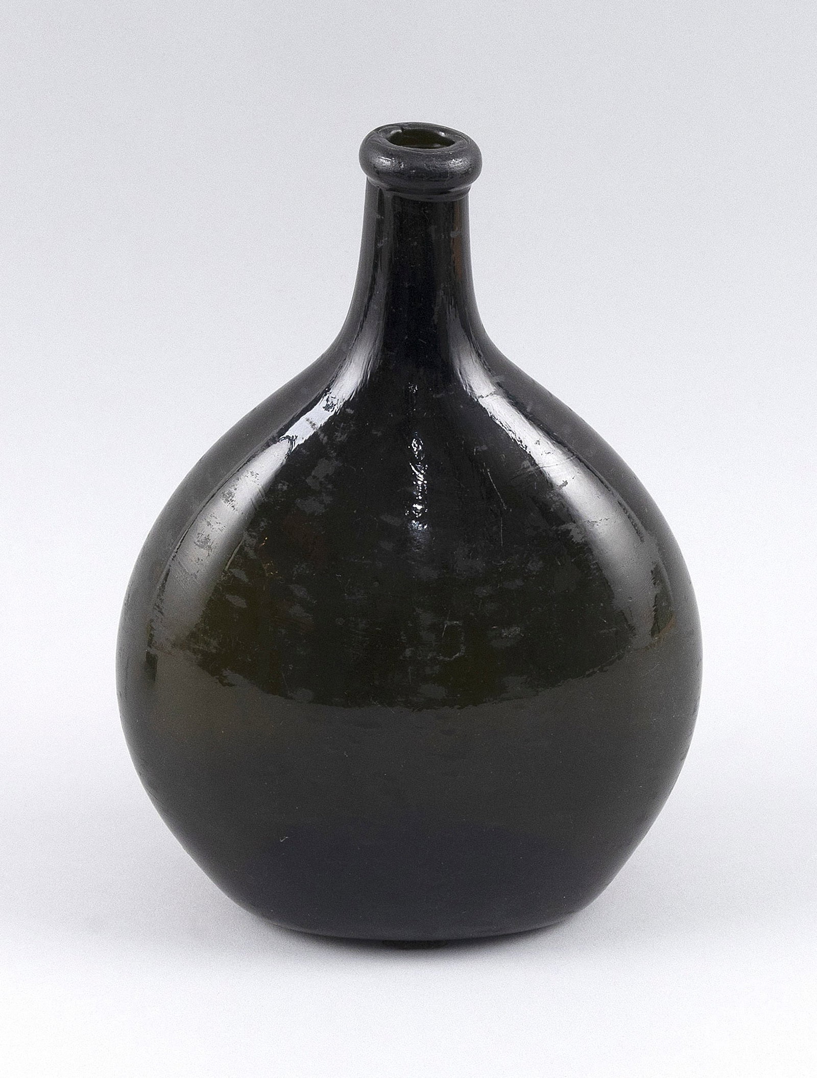 LARGE BLOWN AMBER GLASS BOTTLE 18th Century Height 9.75". (1 of 4)