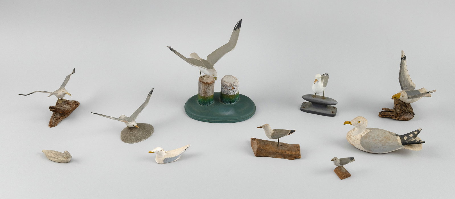TWO JESSIE BLACKSTONE MINIATURE SEAGULLS AND EIGHT ASSORTED MINIATURE SEAGULLS Pembroke, New (1 of 2)