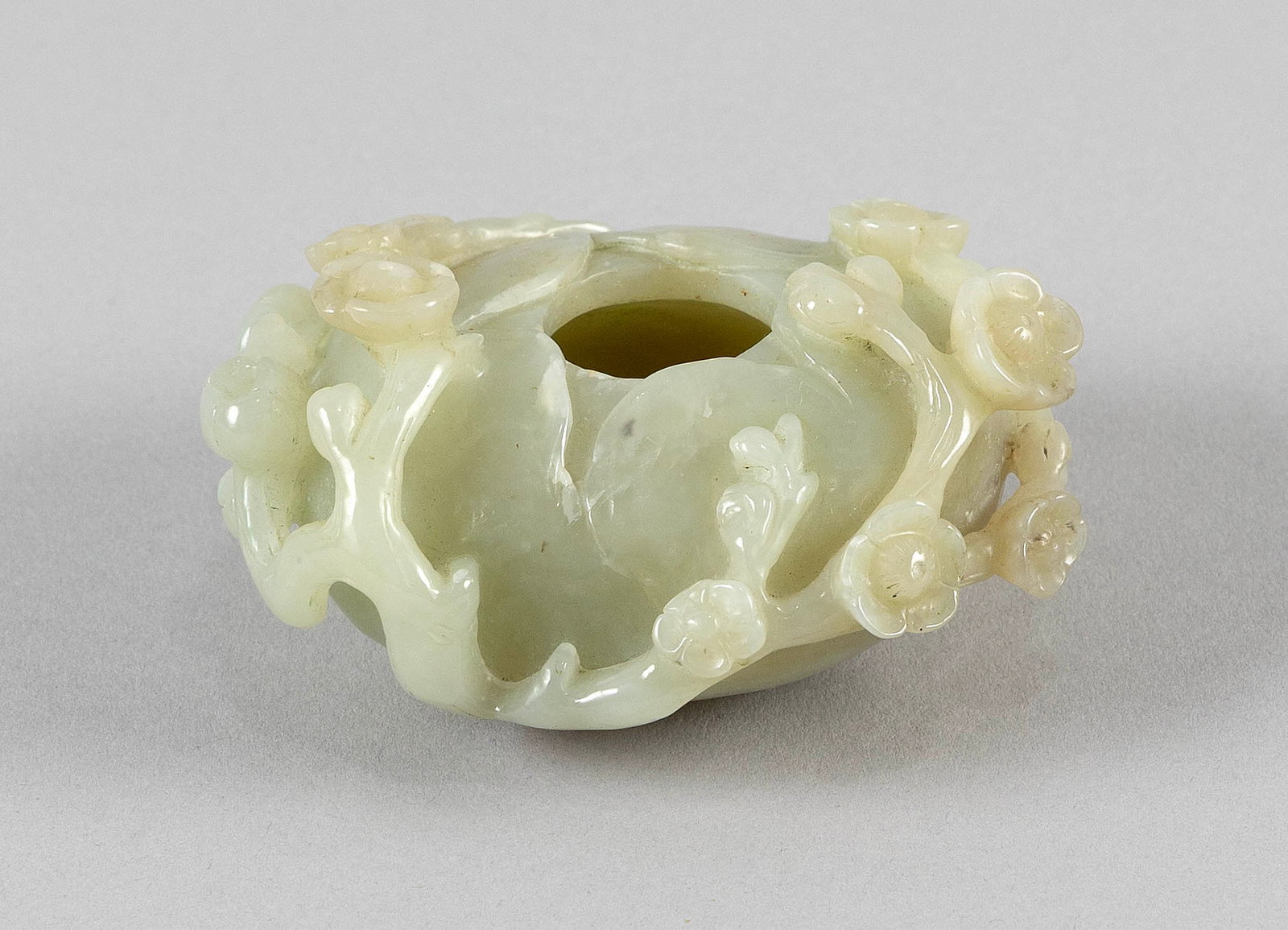 CHINESE CARVED LIGHT CELADON JADE BRUSH WASHER Length 3.5". (1 of 8)