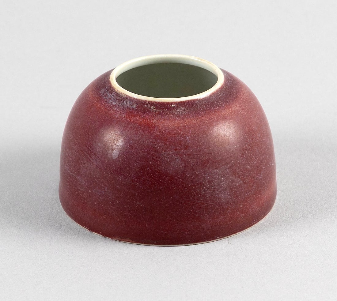 CHINESE SANG DE BOUEF PORCELAIN BEEHIVE COUPE 19th Century Height 2". Diameter 3". (1 of 4)