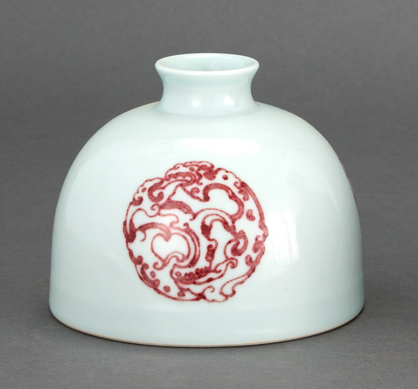 CHINESE UNDERGLAZE RED AND WHITE PORCELAIN WRITER'S COUPE Early 20th Century Diameter 5.3". (1 of 4)