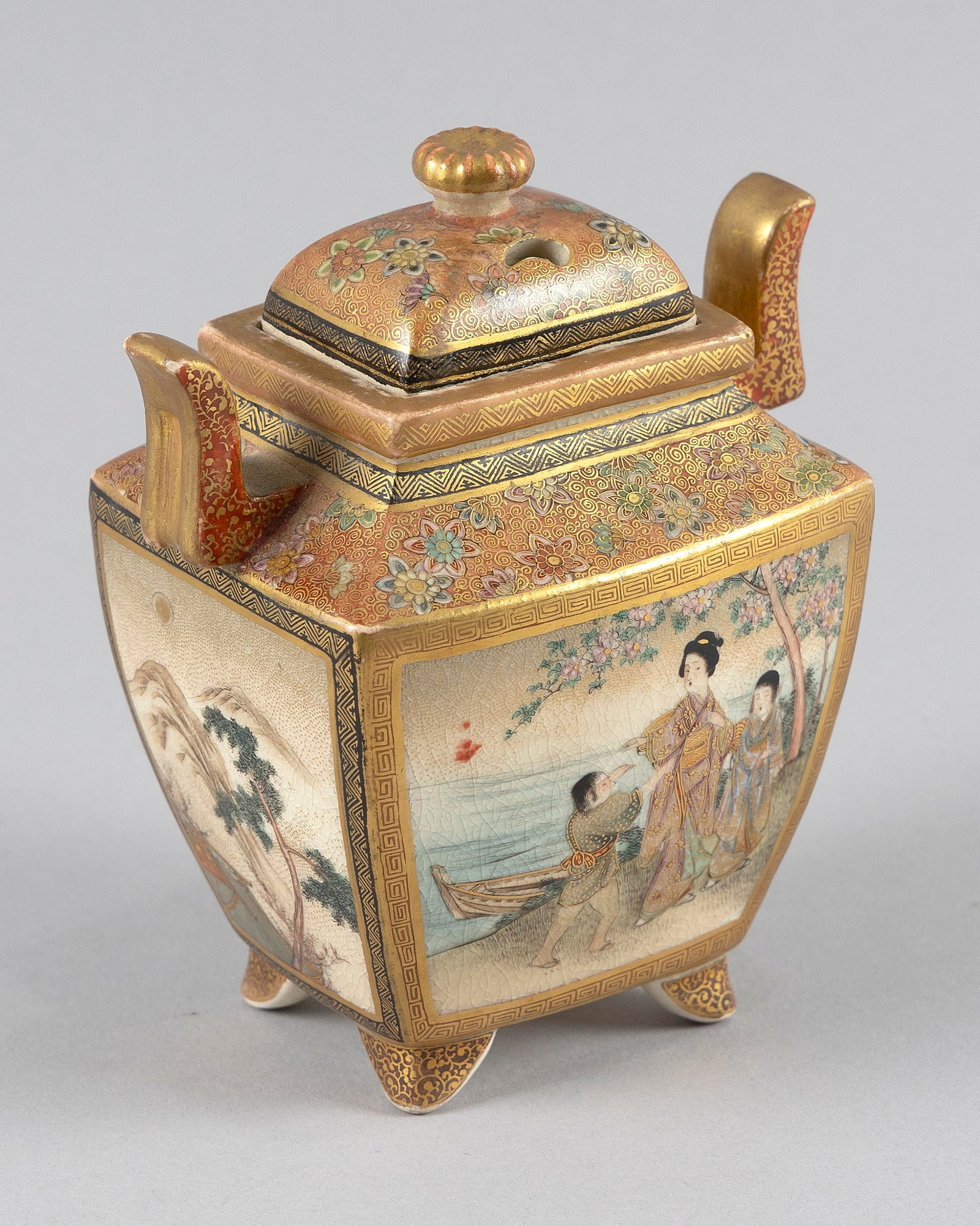 JAPANESE SATSUMA PORCELAIN CENSER Meiji Period Height 5". (1 of 5)