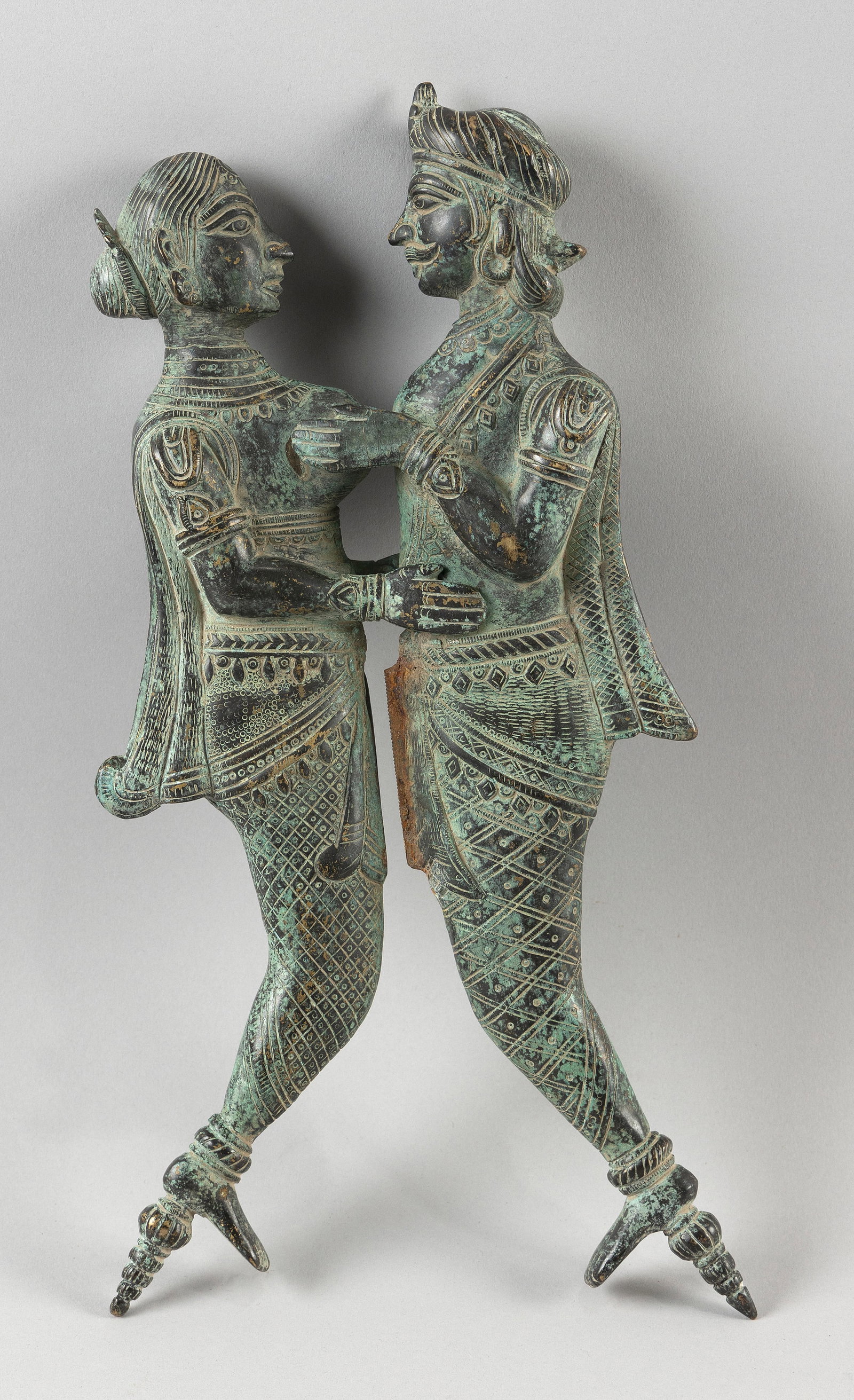 PAIR OF INDIAN BRONZE FIGURAL BETEL NUT CRACKERS 20th Century Length 15". (1 of 2)