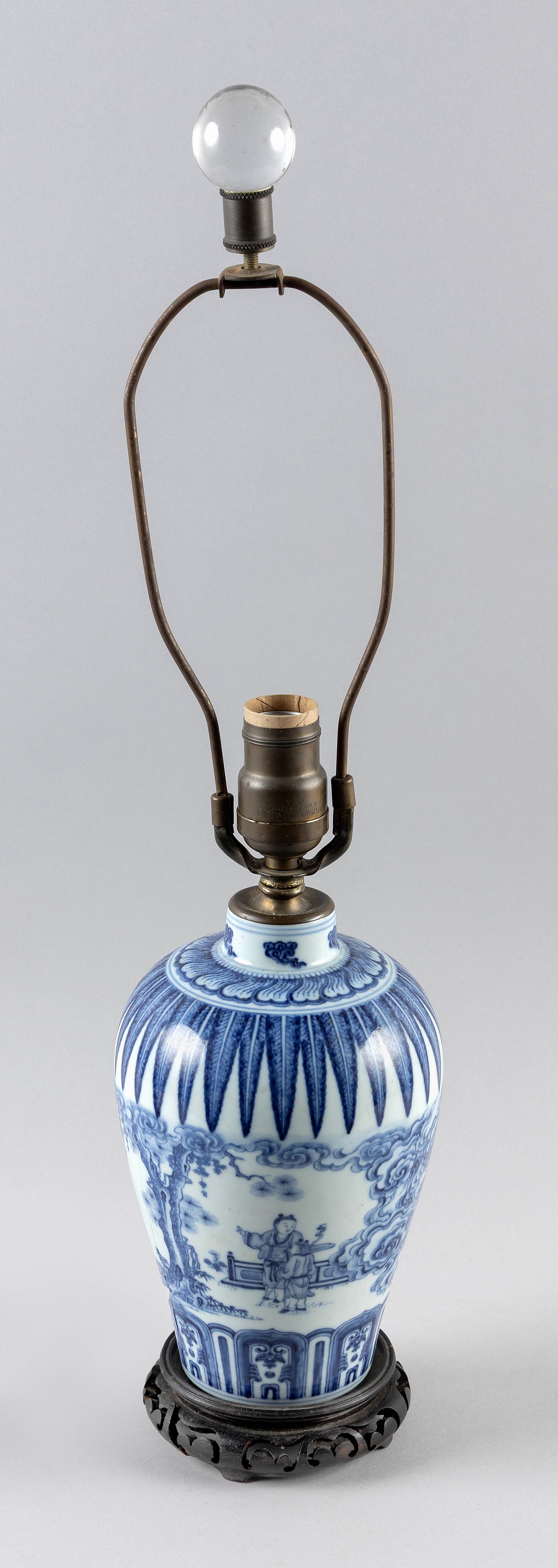 CHINESE BLUE ON WHITE PORCELAIN VASE Kangxi Period Vase height 8.5". Total height 23". (1 of 4)