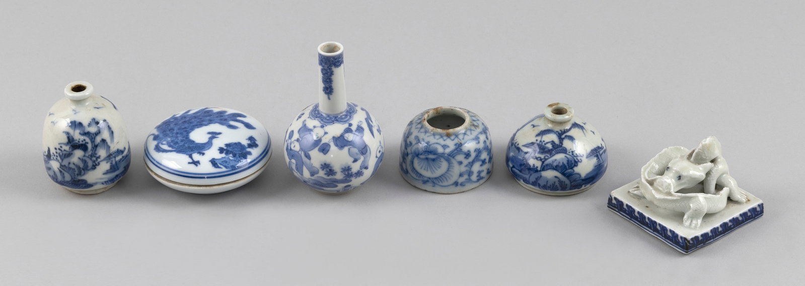 SIX CHINESE BLUE AND WHITE PORCELAIN MINIATURES 19th/20th Century (1 of 3)