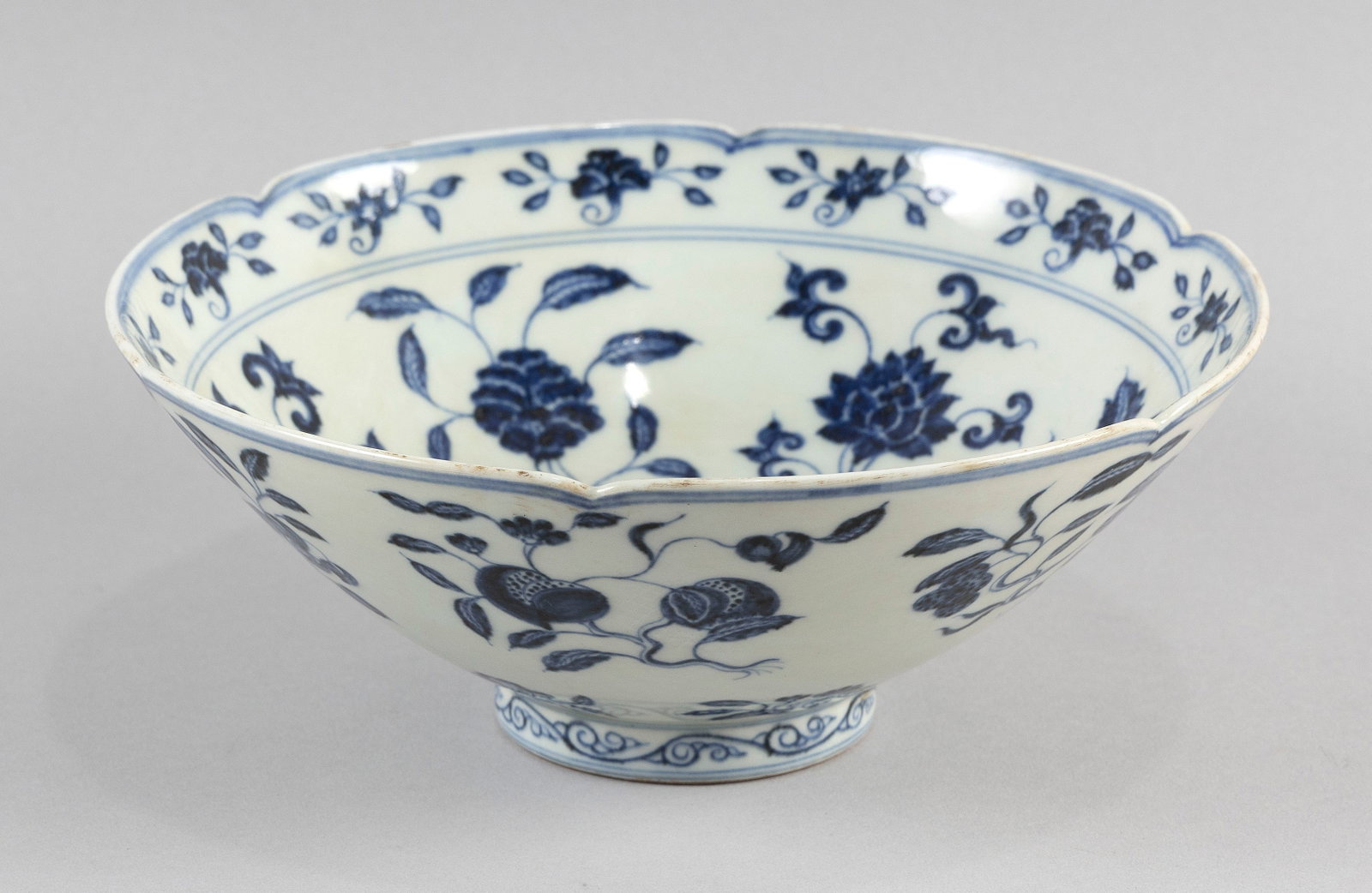 CHINESE BLUE AND WHITE PORCELAIN BOWL 19th/20th Century Height 3.5". Diameter 8.5". (1 of 7)