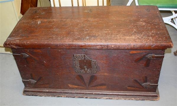 Pennsylvania Inlaid Blanket Chest Early 19thC