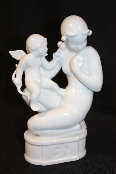 Dahl Jensen Venus & Cupid Blanc de Chine 1134: 8 1/2" h