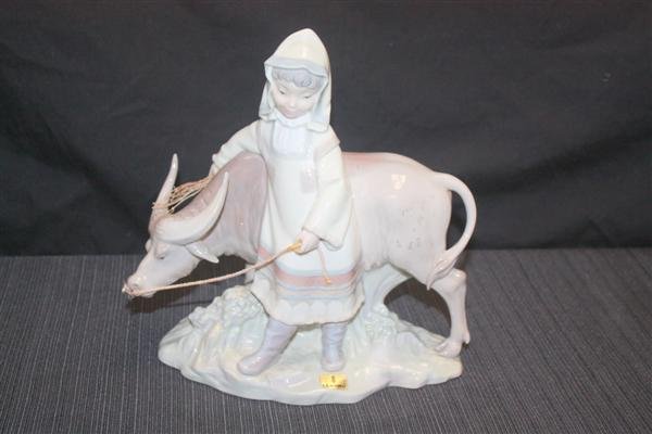 Lladro Porcelain Figurine Girl With Ox