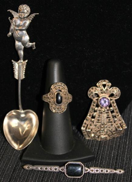 Sterling Silver Jewelry Lot 1: Marcasite: Includes: onyx/marcasite ring & bar pin, amethyst/marcasite Deco style brooch & demitasse spoon with putti. 32.8g/1.055ozt