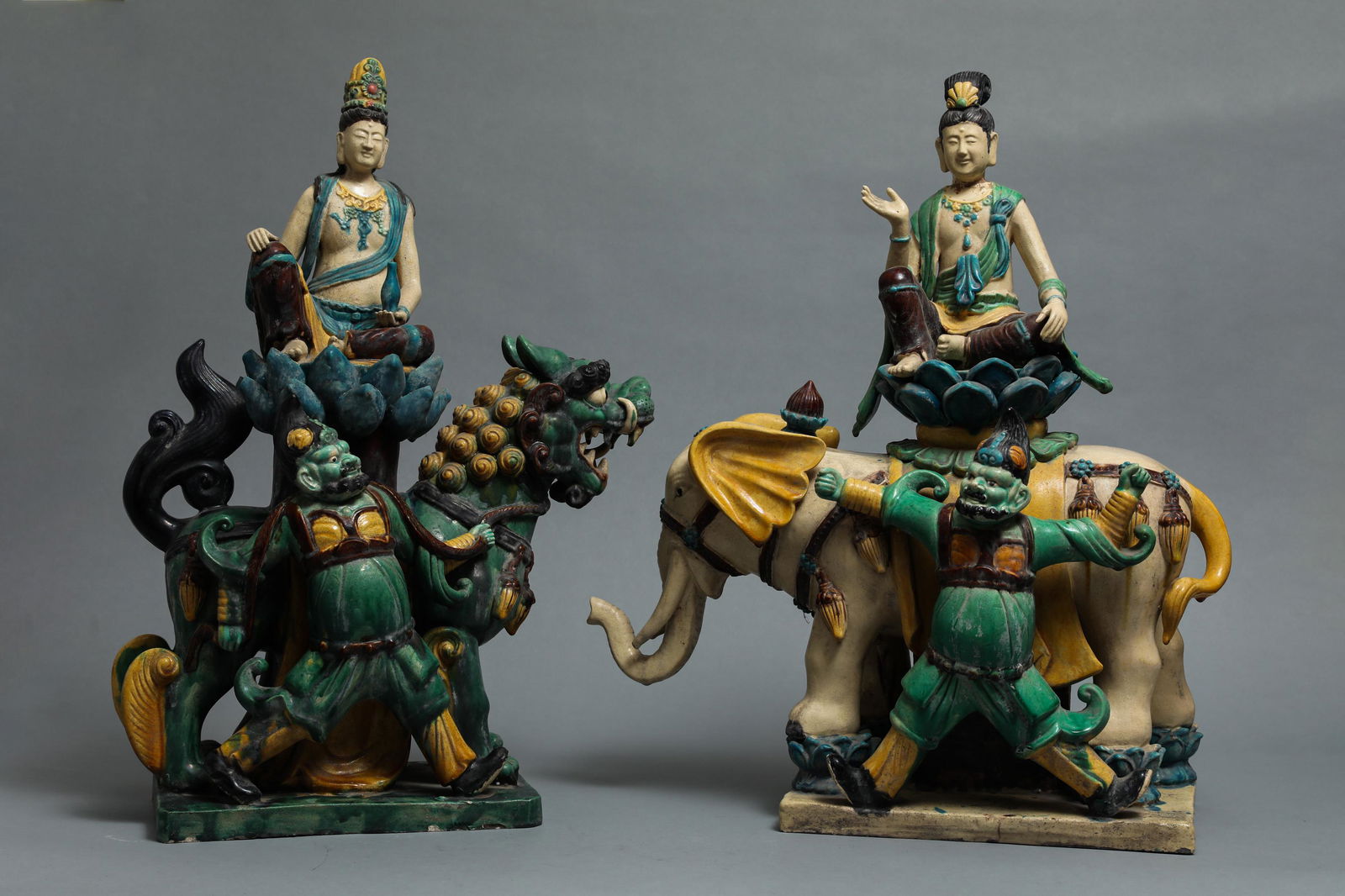 Three color Guanyin statue of Liao Dynasty (1 of 16)