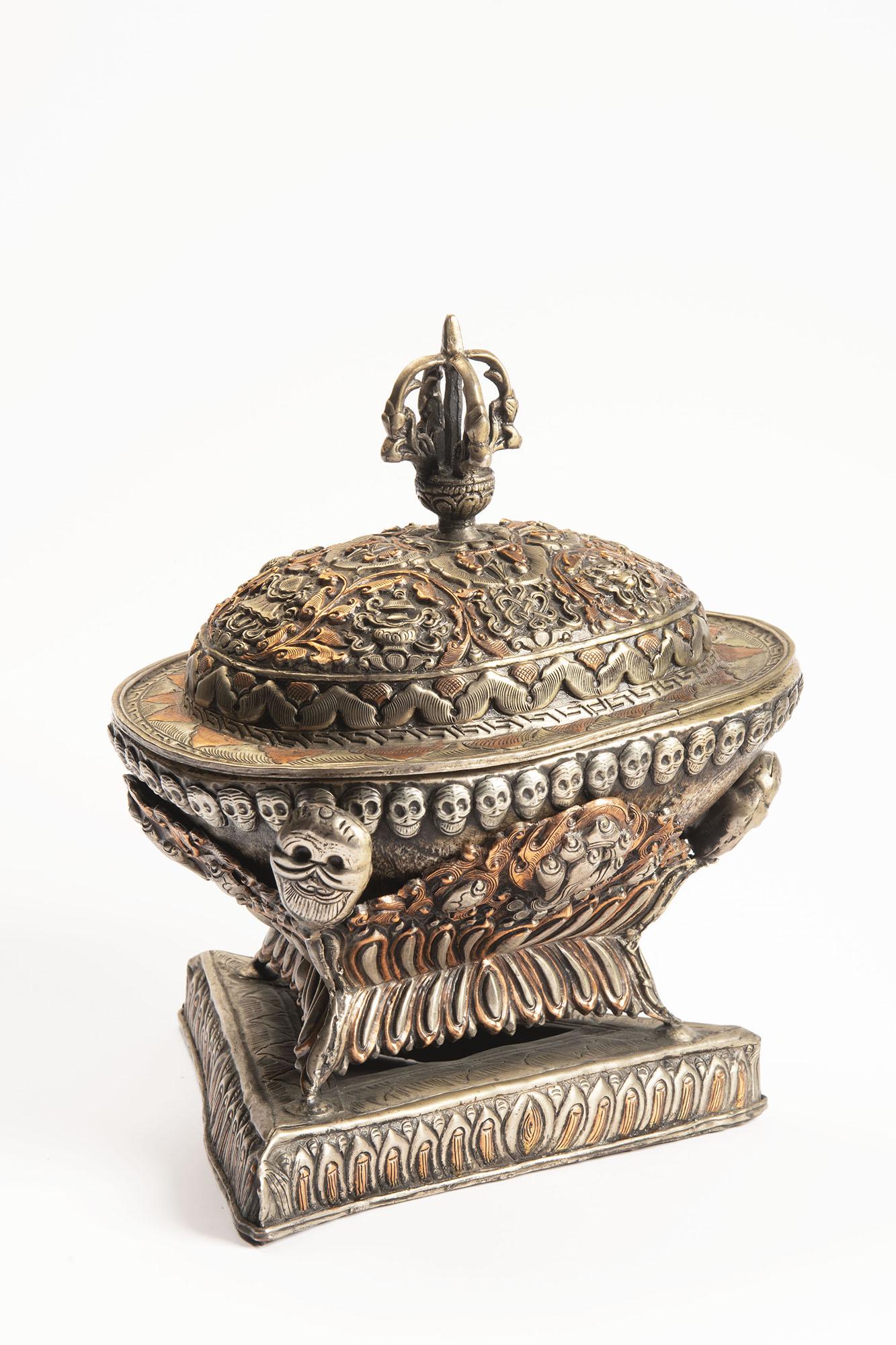 Silver Ritual Vessel, Skull Bowl, c.a 1900: Silver ritual vessel, skull bowl, circa 1900. Bone, Silver. Height: 21 cm, Width: 17,5 cm, Depth: 13 cm