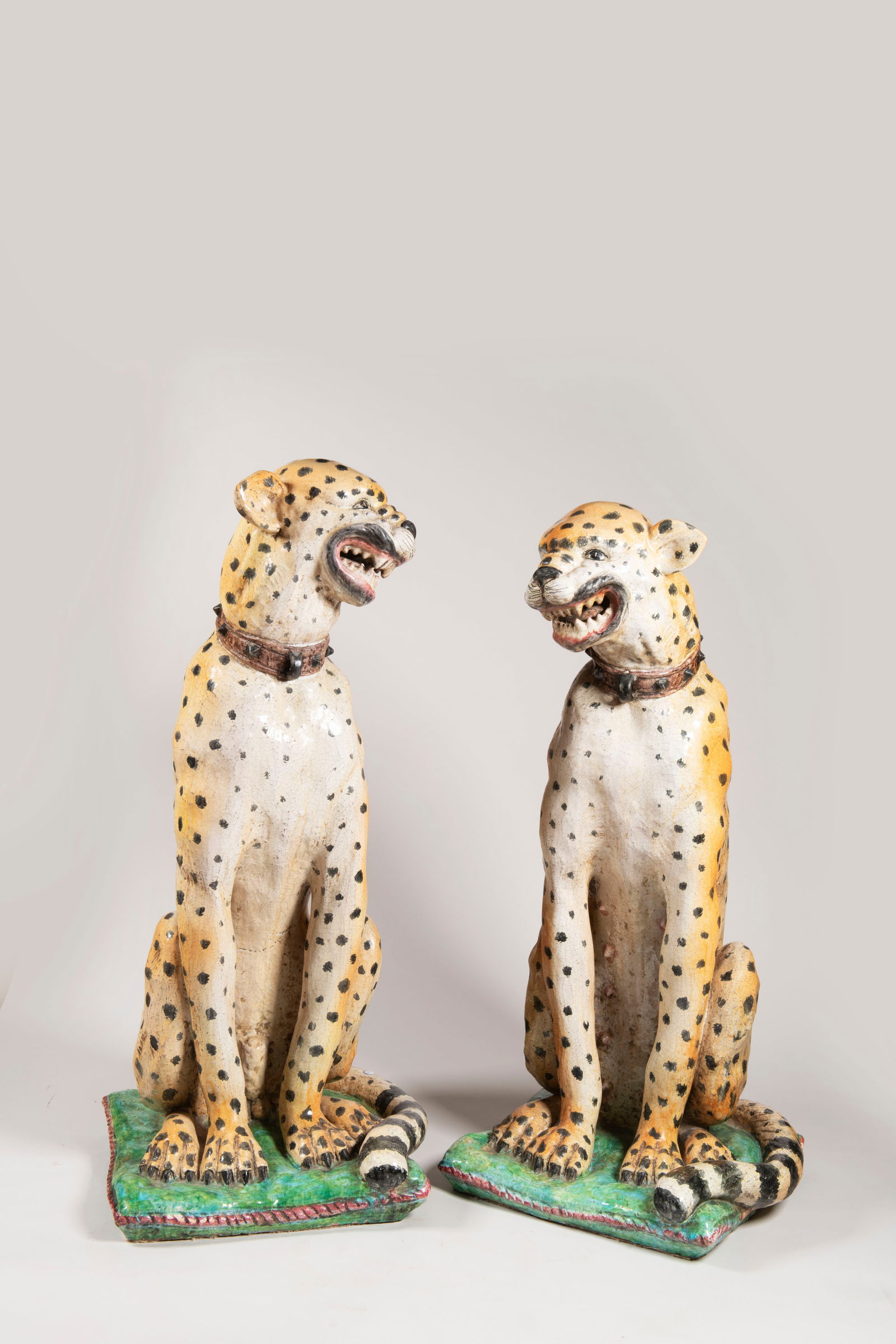 Pair Of Ceramic Figurines ,cheetahs, Italian Around 1900 Pair Of
