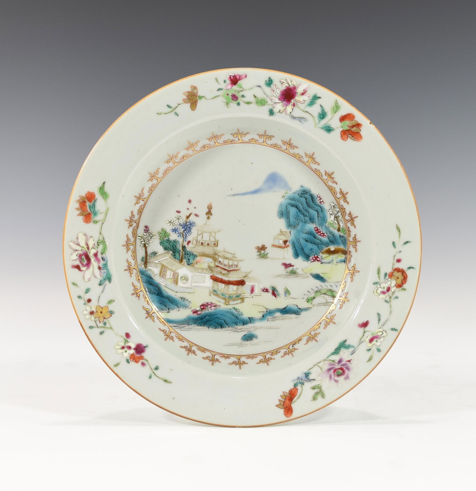A CHINESE FAMILLE ROSE DISH, 18TH CENTURY (1 of 2)