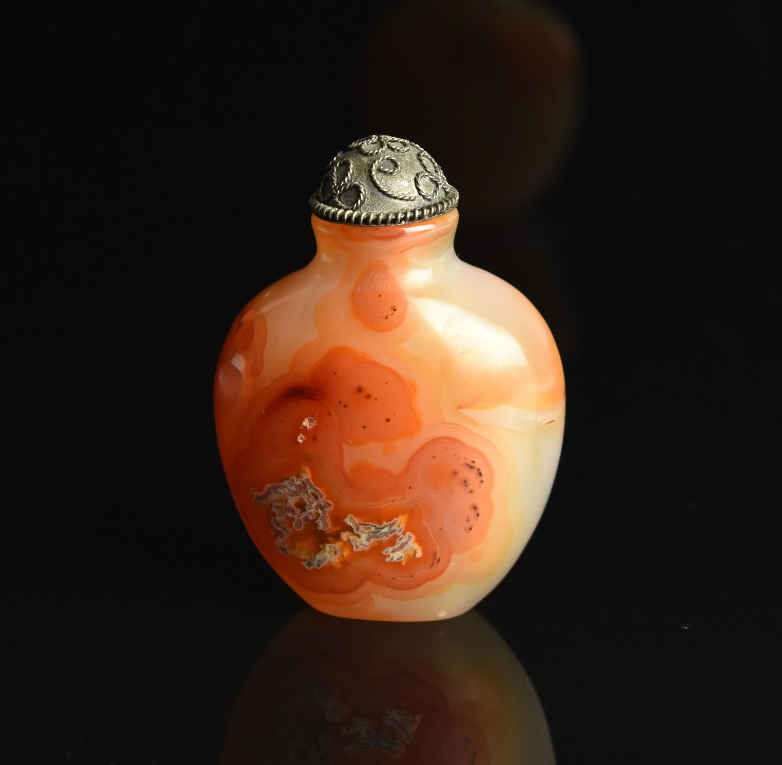 ONE CHINESE EYE AGATE SUFF BOTTLE (1 of 9)