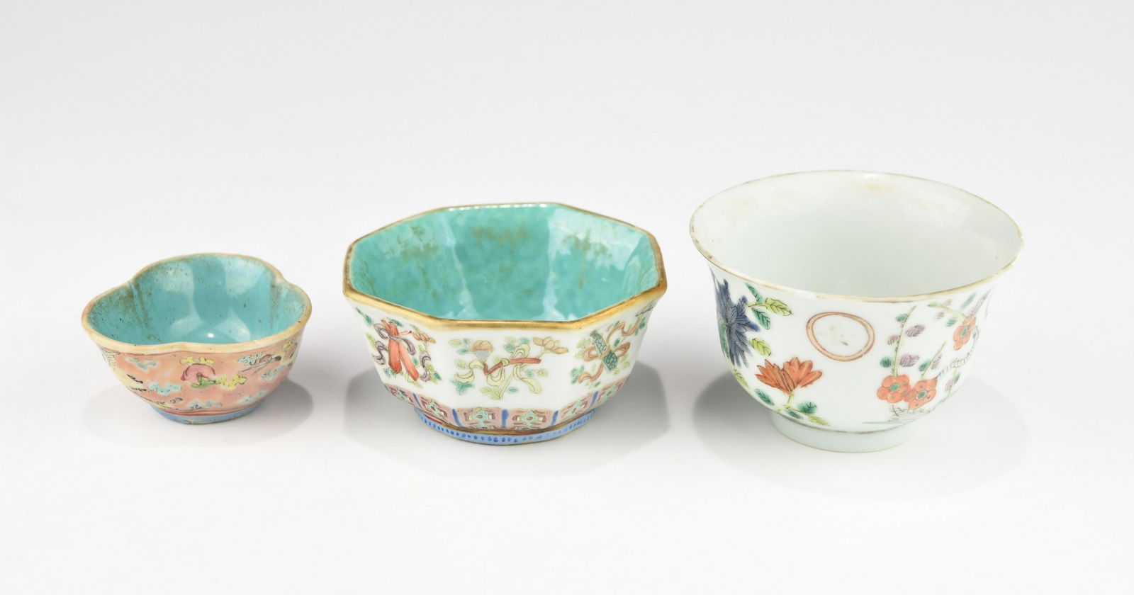 ONE CHINESE FAMILLE ROSE CUP AND TWO MINIATURE BOWLS (1 of 10)