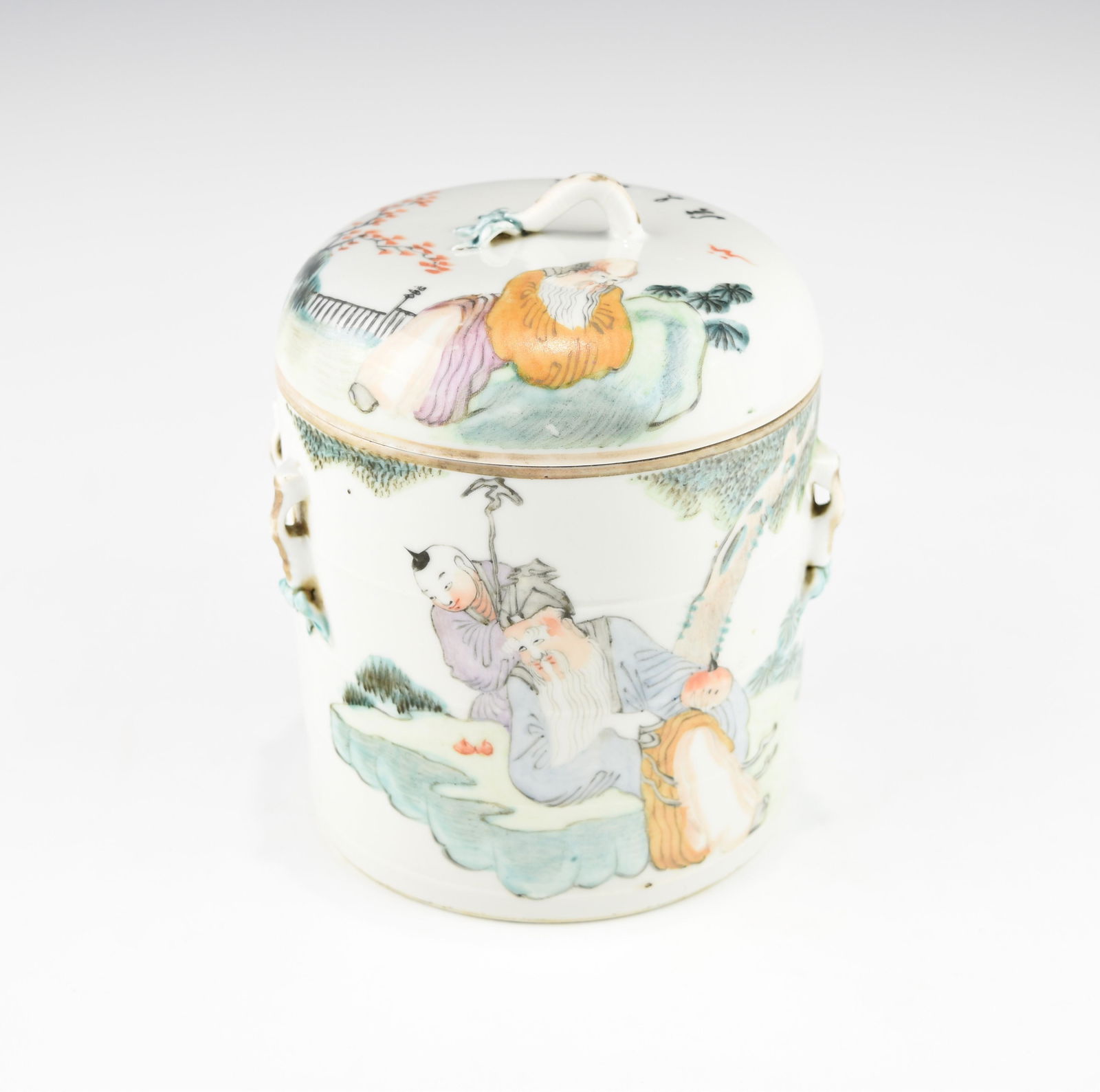 A 19TH CENTURY CHINESE QIAN JIANG LIDDED JAR (1 of 6)