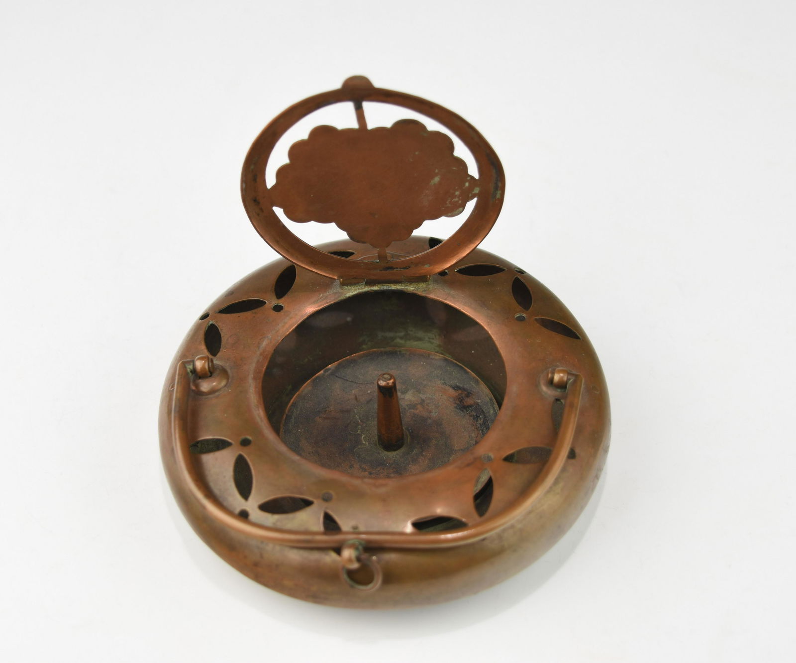 A  MEIJI ERA JAPANESS BRASS HAND WARMER (1 of 3)