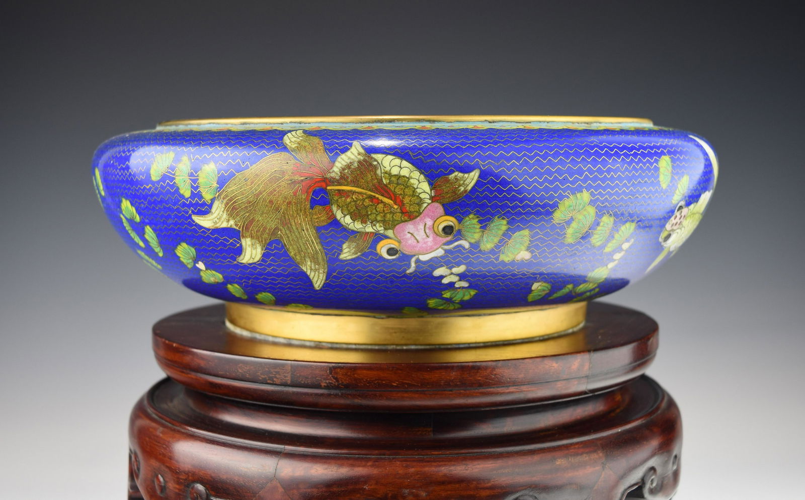A LARGE QING DYNASTY CHINESE CLOISONNE WATER POT (1 of 4)