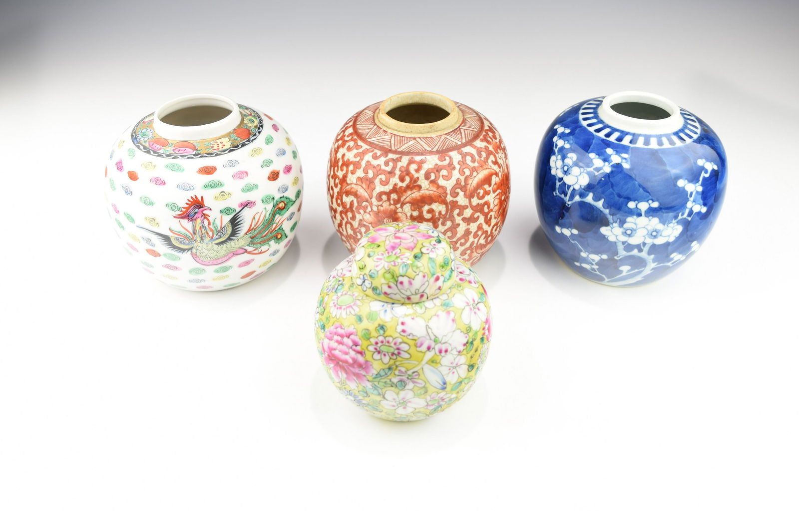 FOUR 19TH/20TH CENTURY CHINESE JARS (1 of 2)