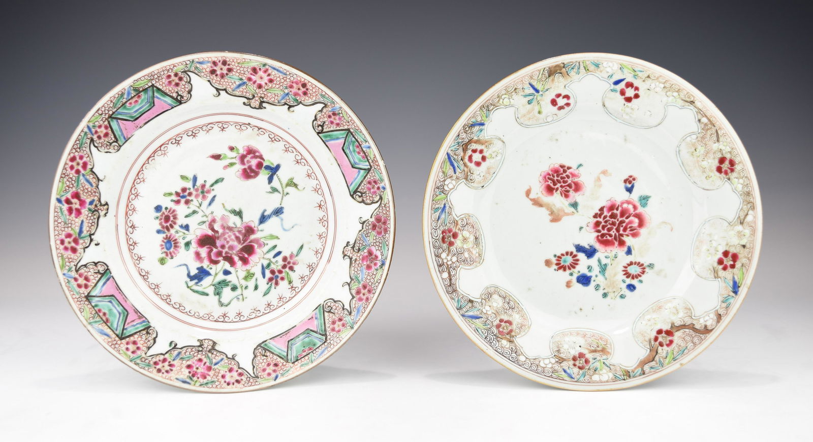 TWO 18TH CENTURY CHINESE FAMILLE ROSE EXPORT PLATES (1 of 3)