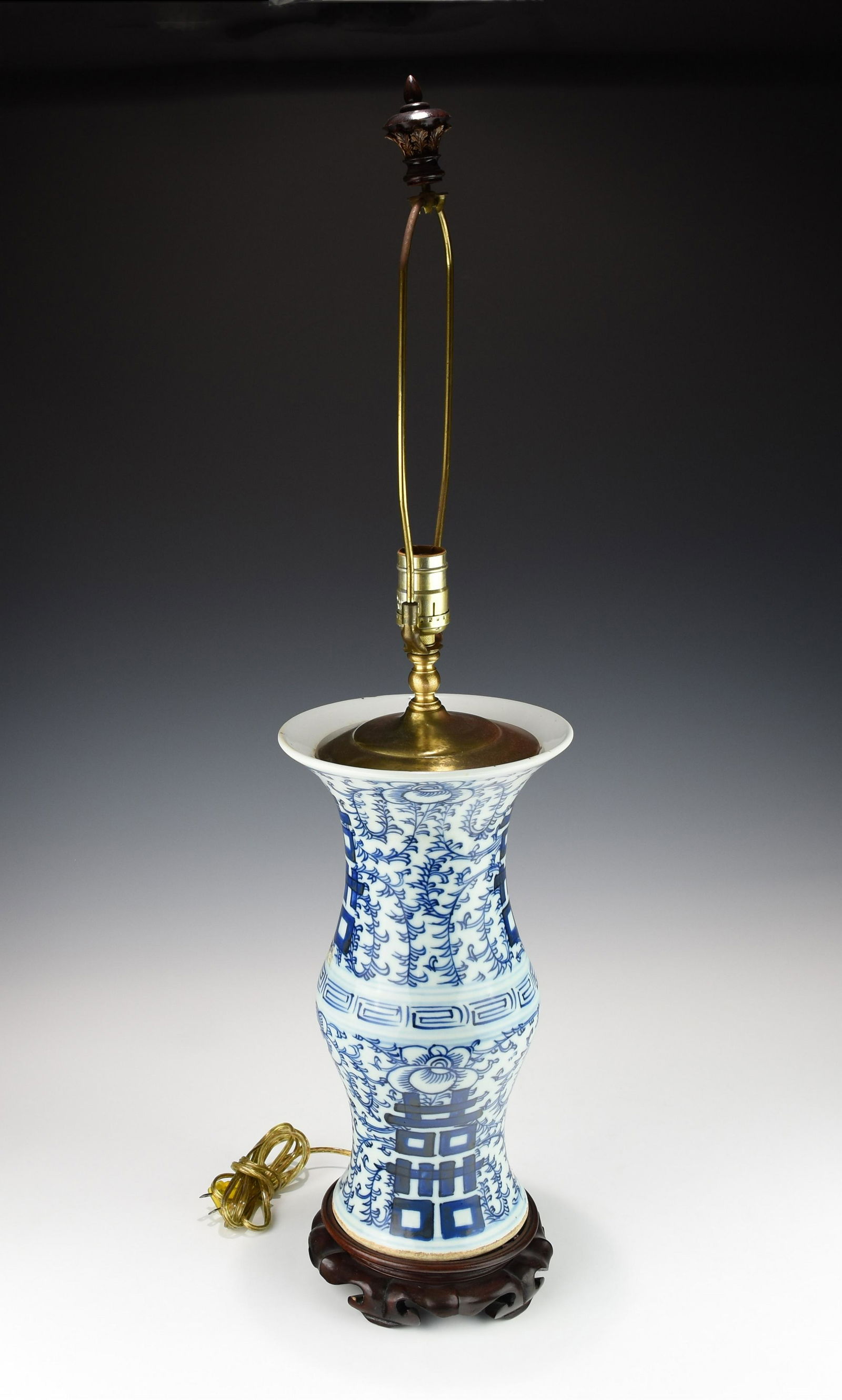 A QING DYNASTY BLUE AND WHITE GU VASE TABLE LAMP (1 of 3)