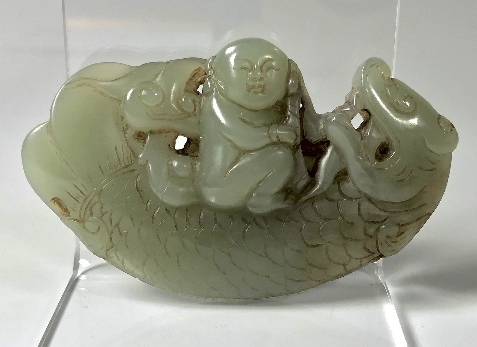 A CHINESE QING DYNASTY CELADON JADE CARVING PENDANT (1 of 4)
