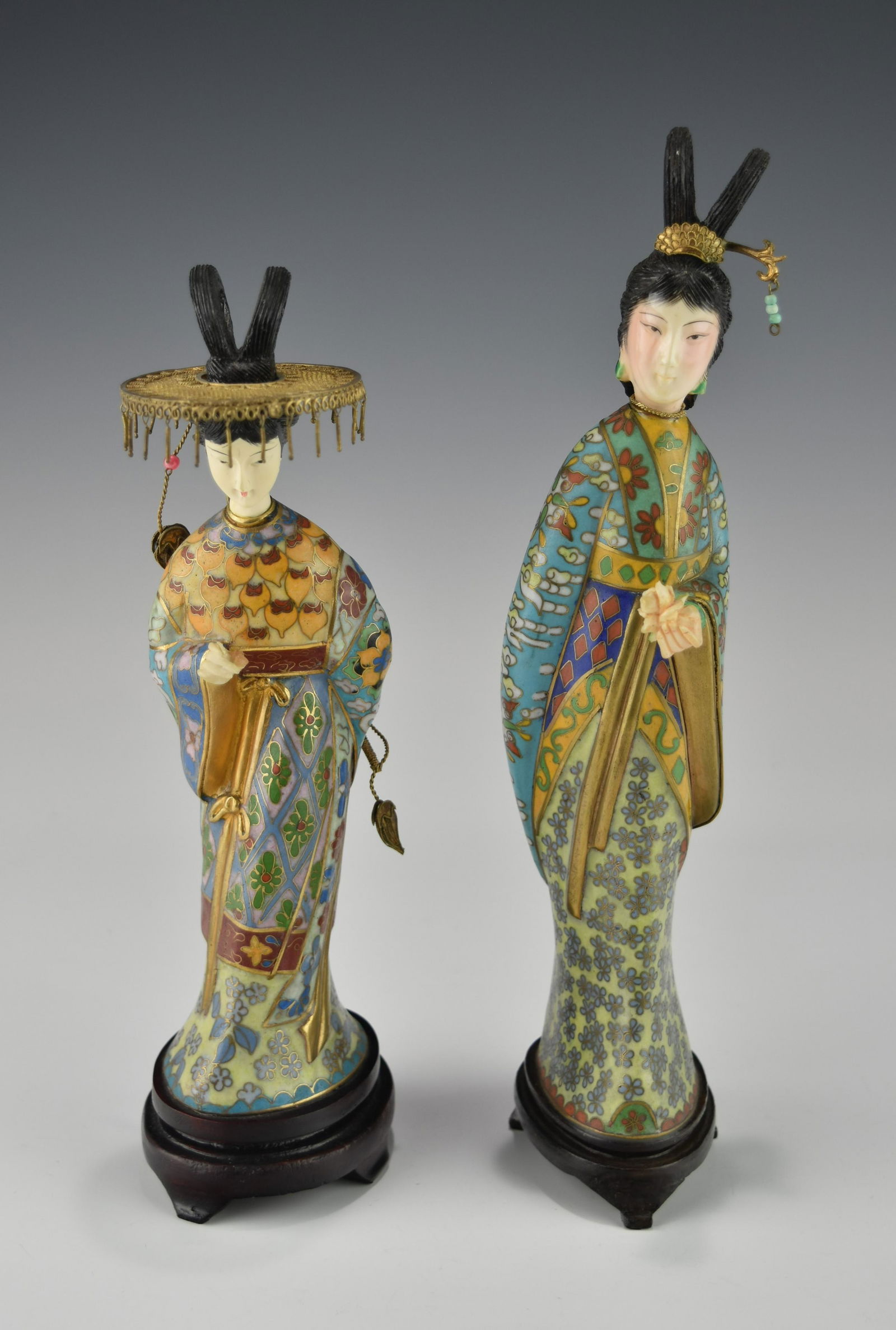 TWO EARLY 20TH CENTURY CHINESE CLOISONNE BEAUTY FIGURINES (1 of 7)