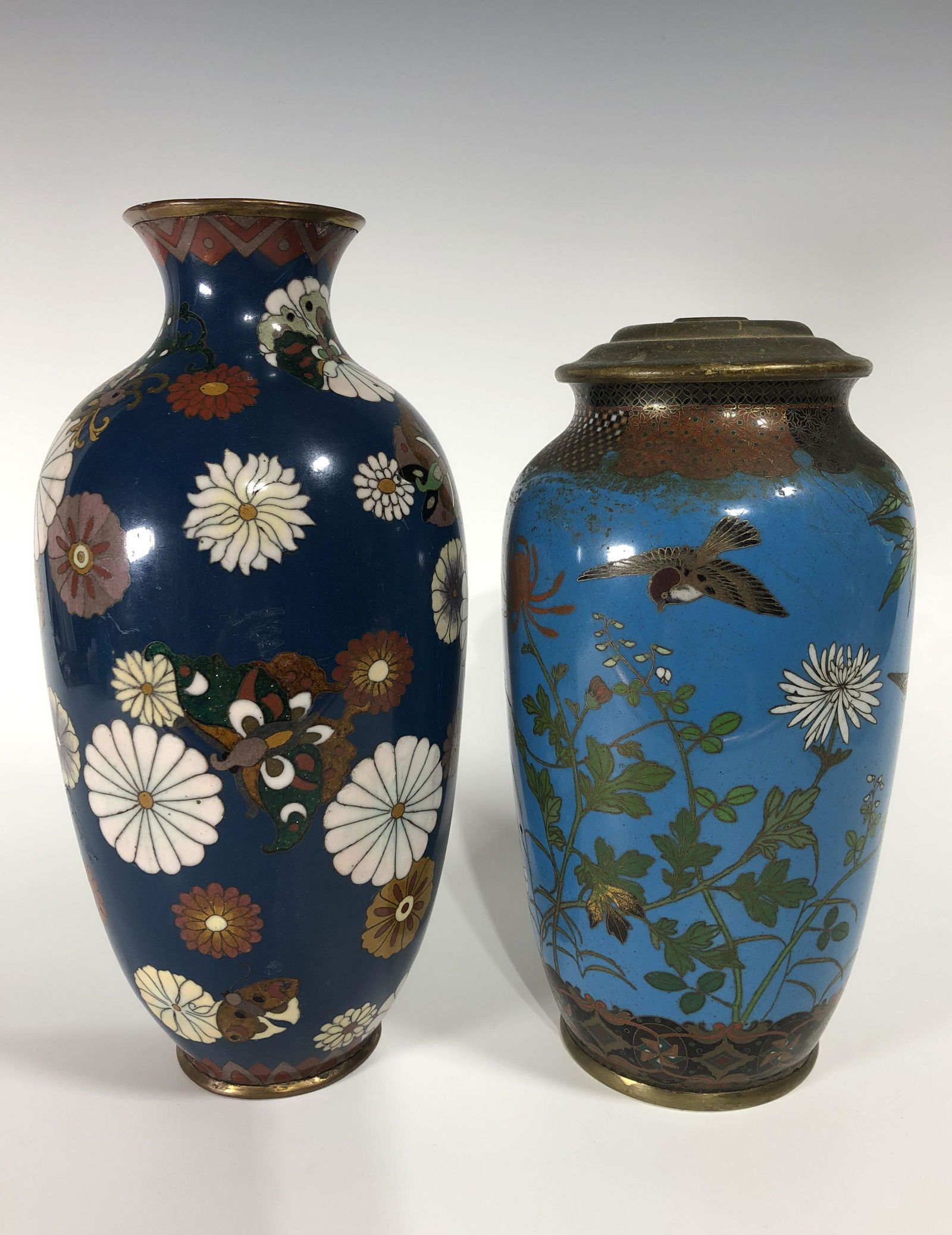 TWO MEIJI PERIOD JAPANESE CLOISONNE VASES (1 of 5)