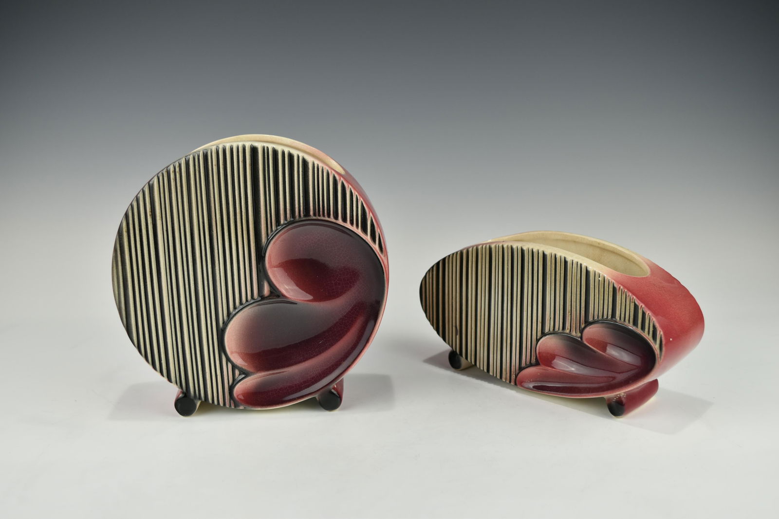 TWO VINTAGE MID CENTURY AMERICAN VASES (1 of 10)