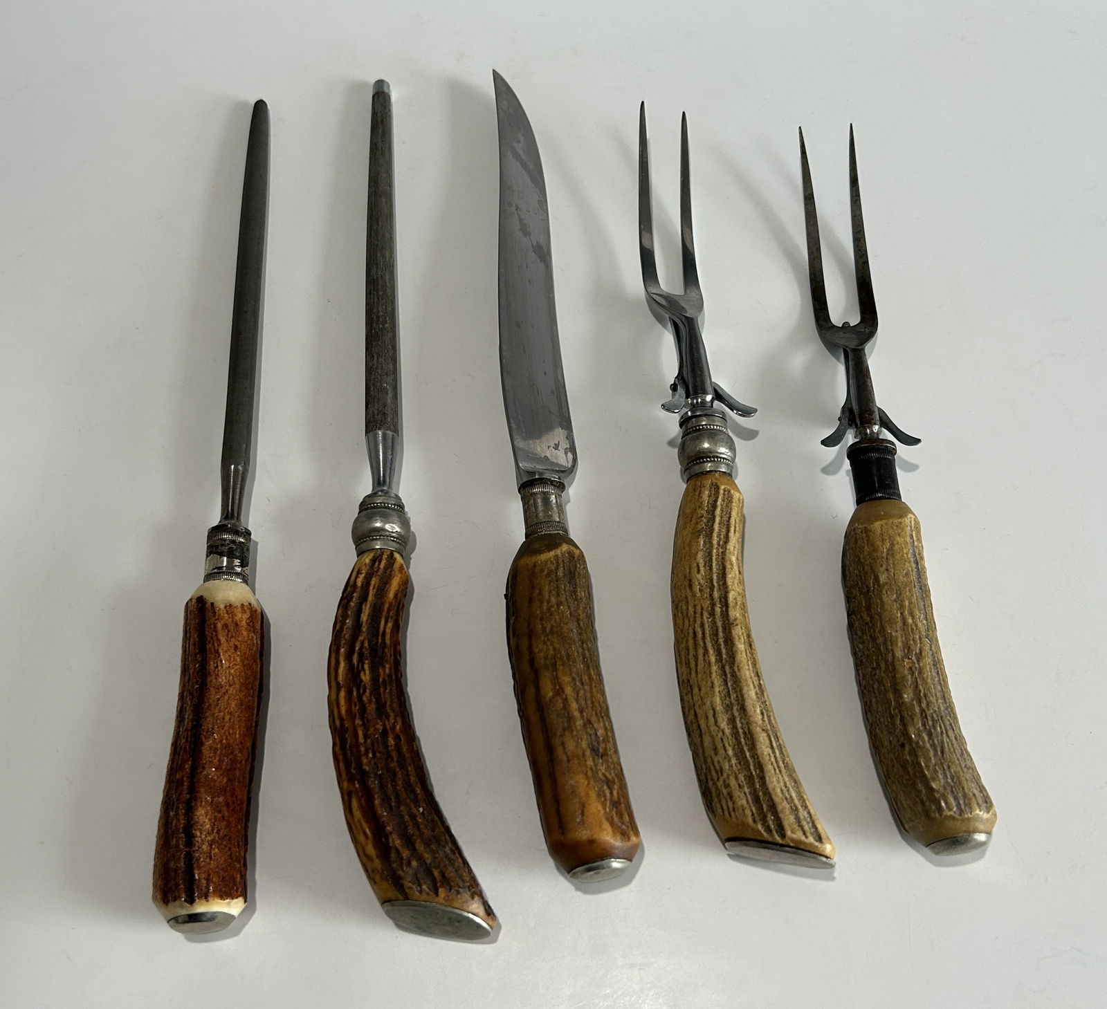 A VINTAGE CARVING SET OF FIVE WITH STAG HORN HANDLES (1 of 6)