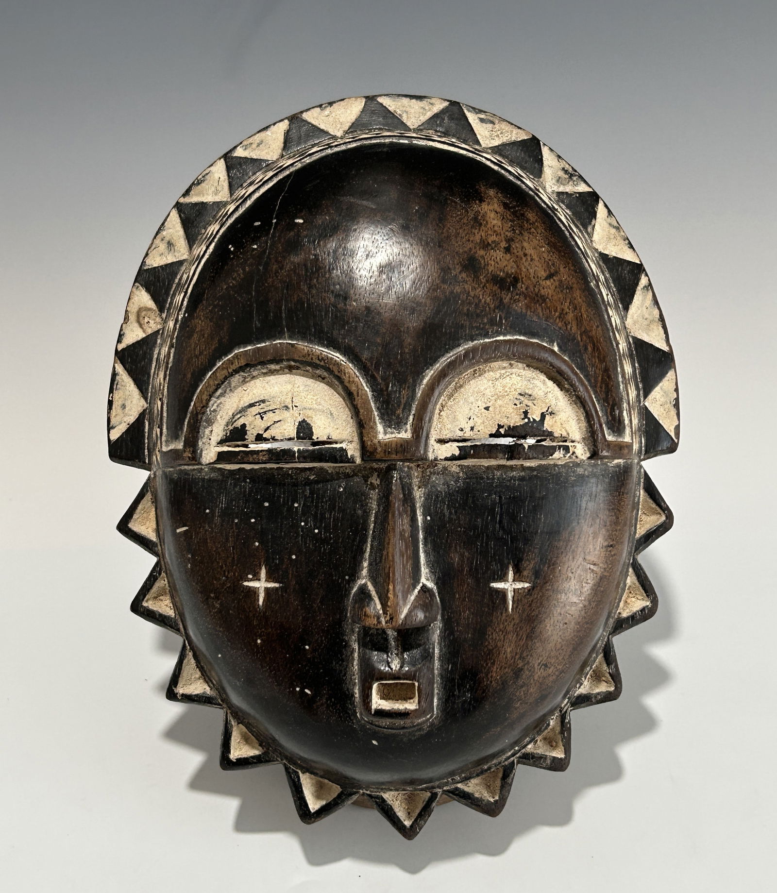 A TRADITIONAL AFRICAN IVORY COAST BAOULE  WOODEN MOON MASK (1 of 8)