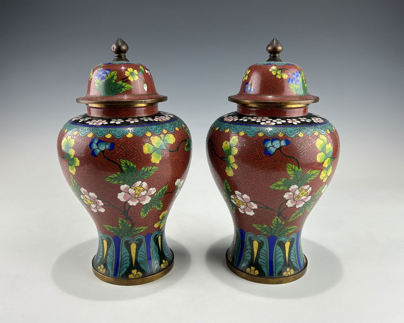 A PAIR OF CHINESE QING DYNASTY CLOISONNE COVERED GINGER JARS (1 of 5)