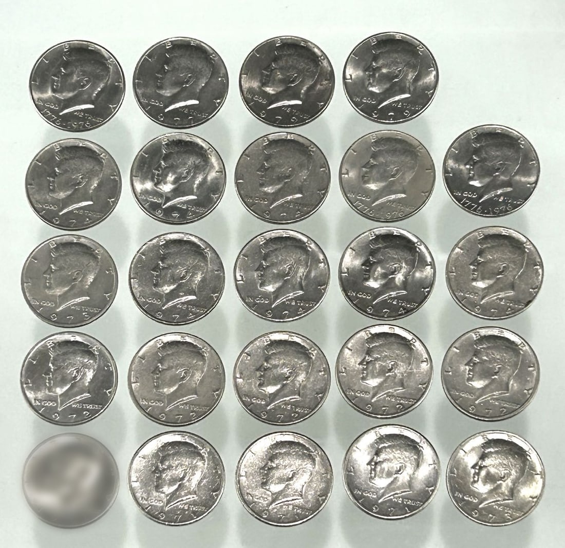 A LOT OF 23 KENNEDY HALF DOLLARS FROM 1970S - CLAD COINS, NEAR-UNCIRCULATED / VERY FINE (1 of 2)