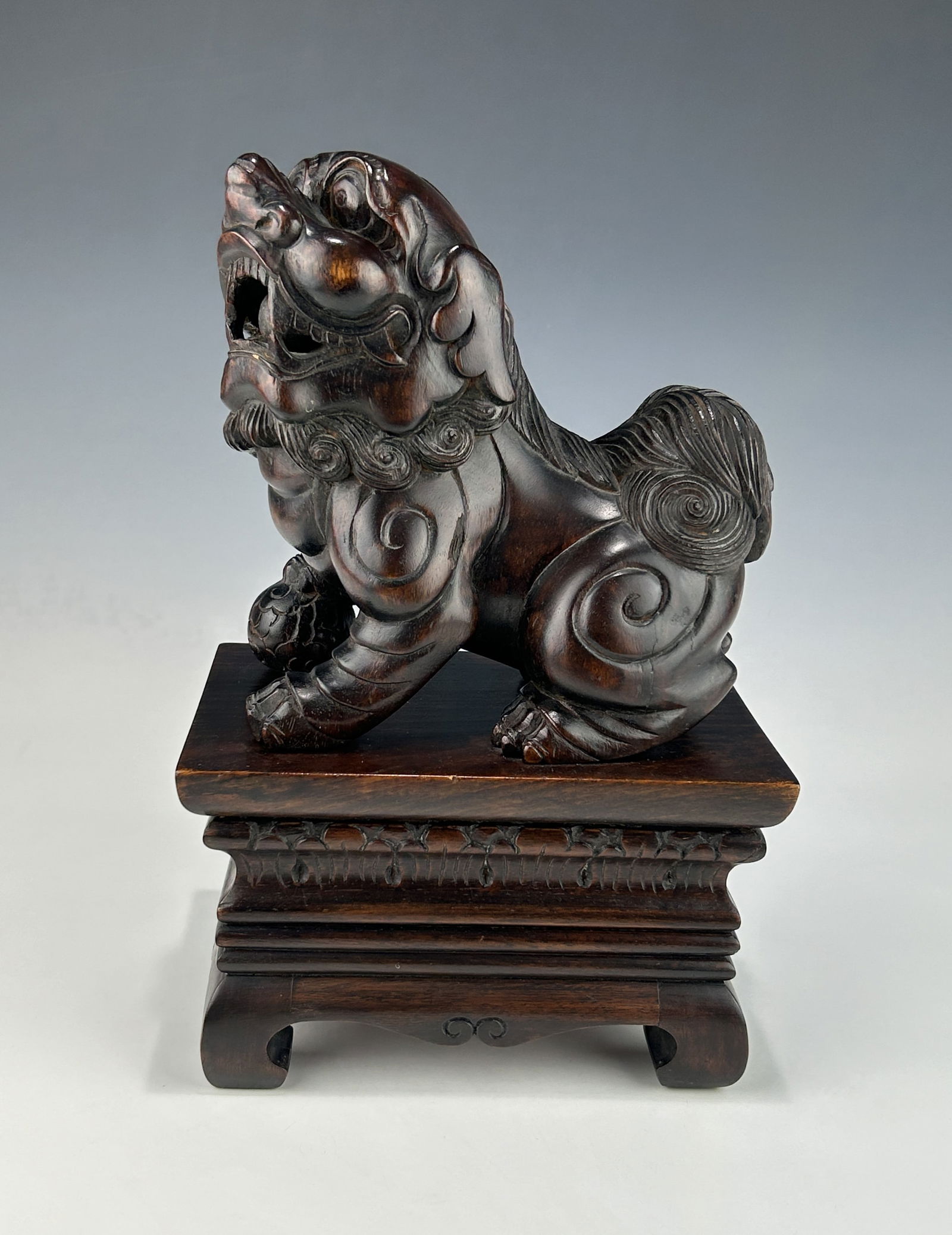 VINTAGE CARVED WOODEN FOO DOG (1 of 10)