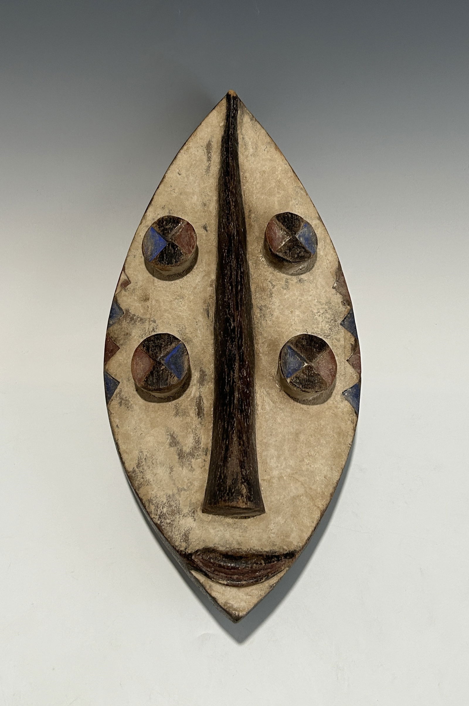 NO RESERVE! AFRICAN IVORY COAST OR LIBERIA GREBO WOODEN MASK WITH FOUR TUBULAR EYES (1 of 5)