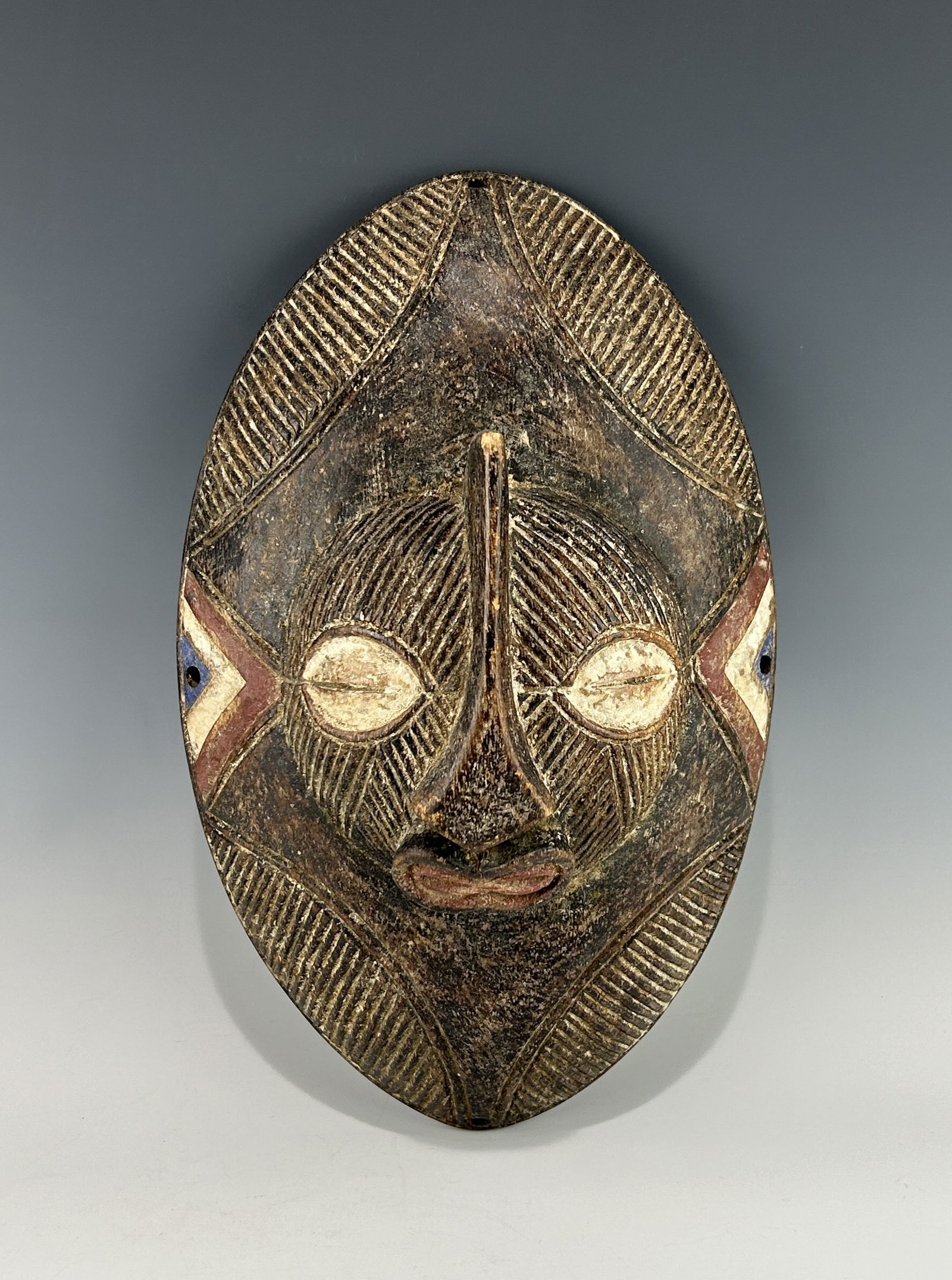 NO RESERVE! RARE TO FIND AFRICAN DR CONGO SONGYE WOODEN MASK SHIELD (1 of 9)