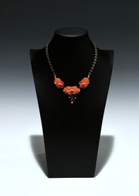 ART NOUVEAU CELLULOID CARVED FAUX CORAL ROSE NECKLACE WITH LEAF-LINK CHAIN